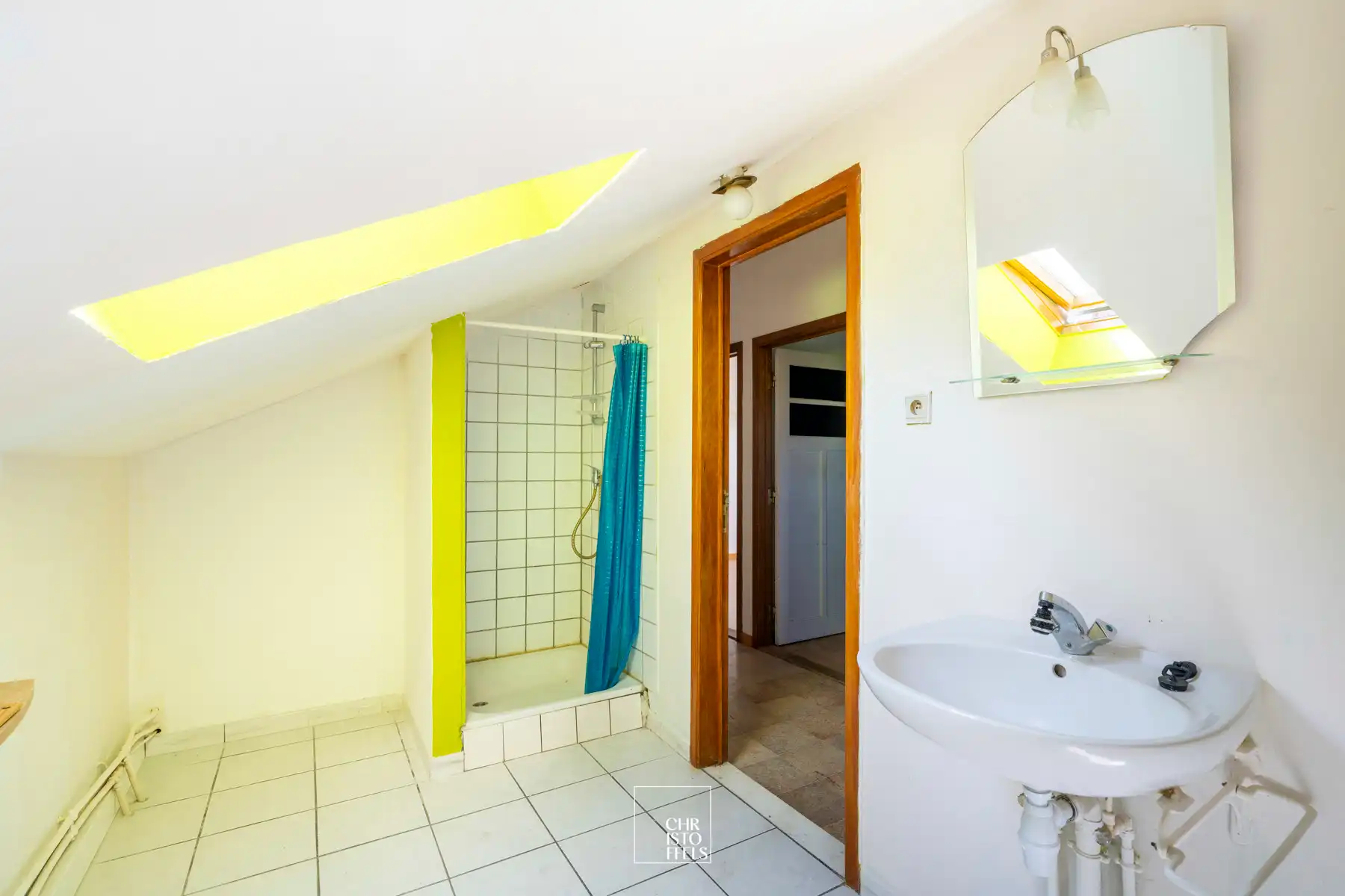 Te renoveren handelspand met bovenwoning, gelegen op een ideale locatie en met veel potentieel! foto 15
