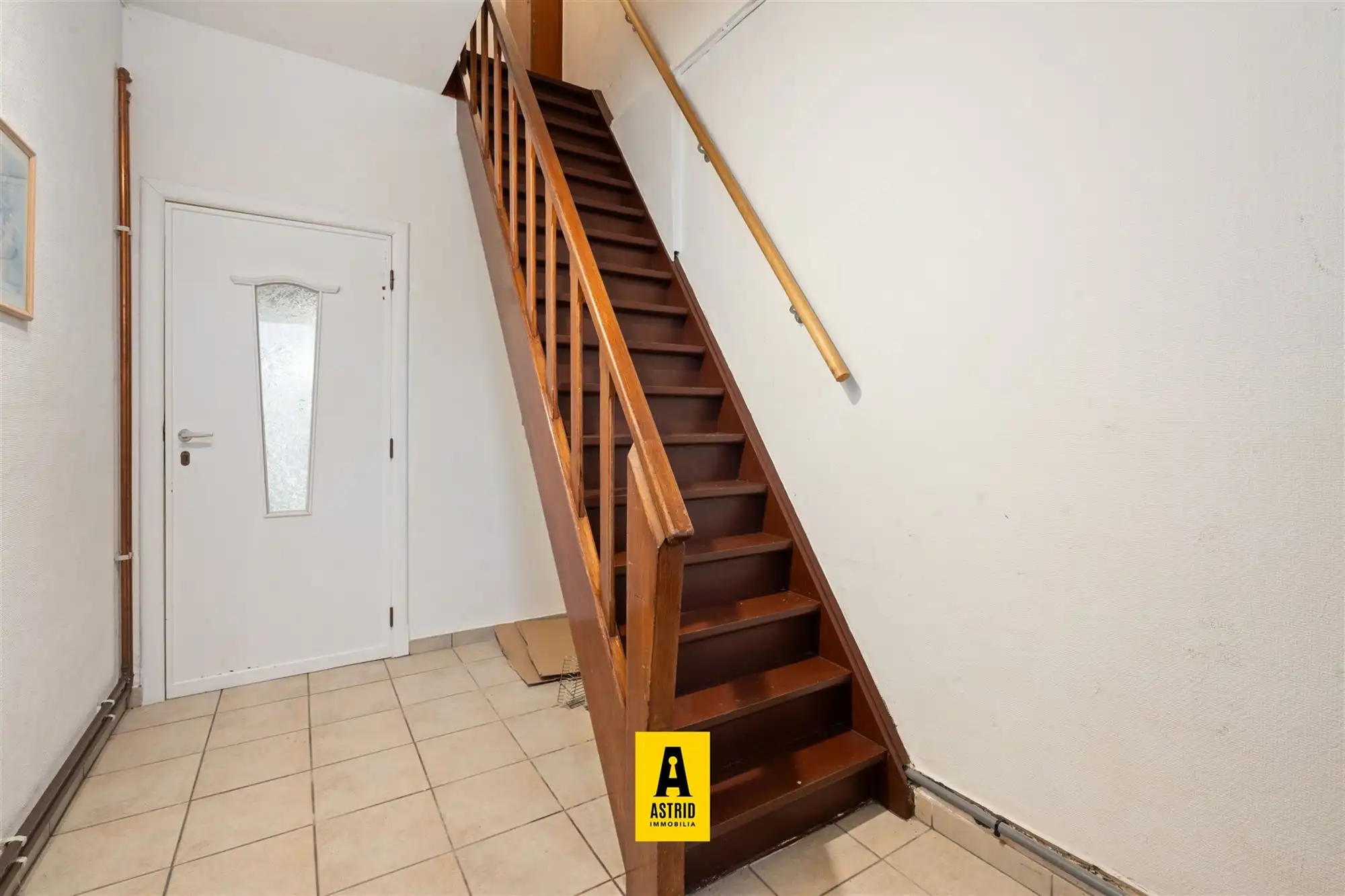  Ruime rijwoning met 5 slaapkamers en tweewoonst-indeling op topligging in Bredene foto 6