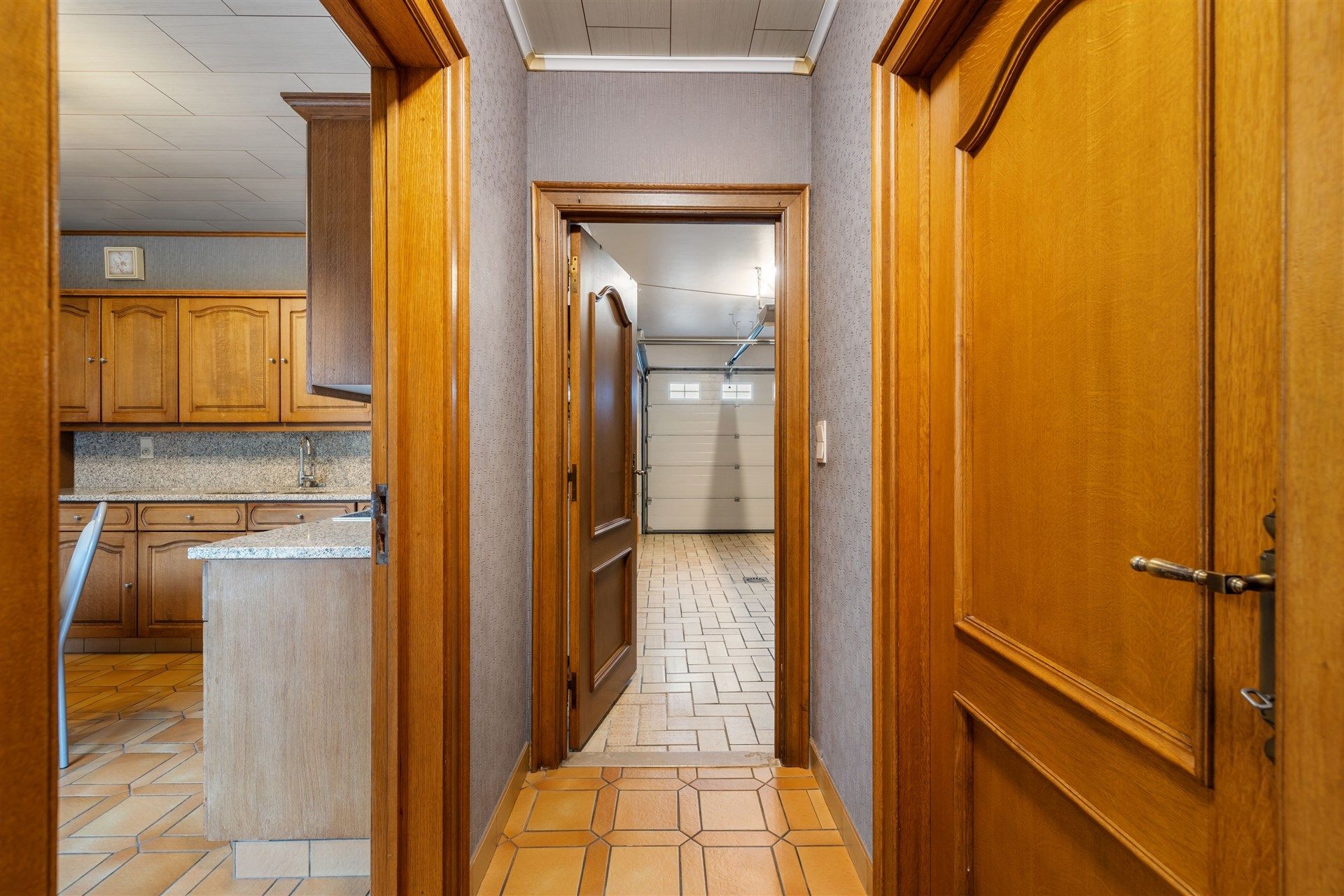 Charmante gezinswoning met 3 slaapkamers en inpandige garage foto 13