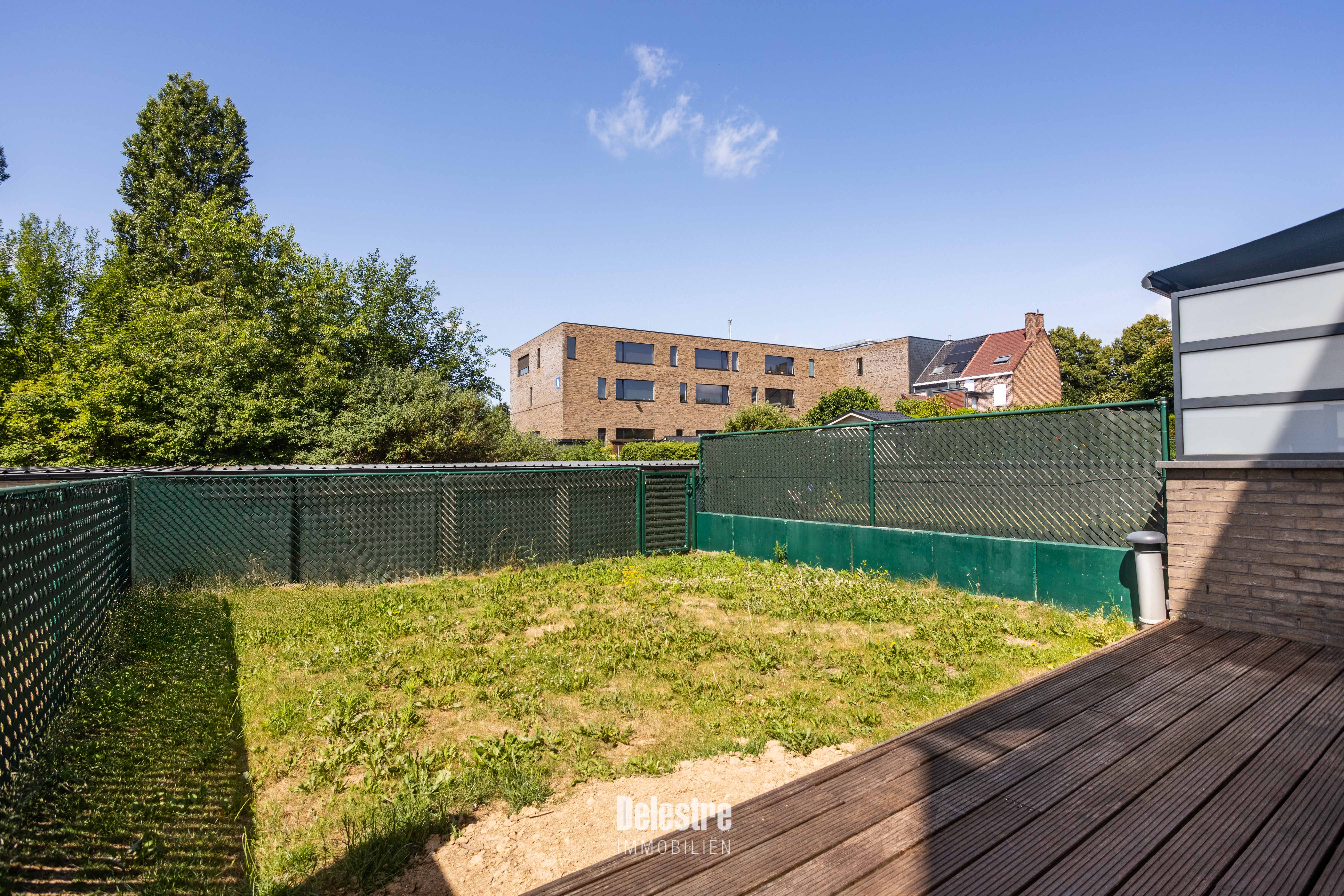 MODERN APP. 3 SLPK. EN RUIM TERRAS MET TUIN foto 3