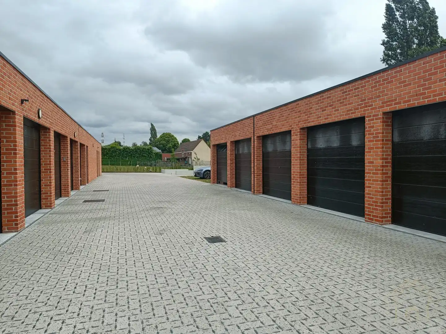 Afgewerkt modelappartement met twee slaapkamers foto 12