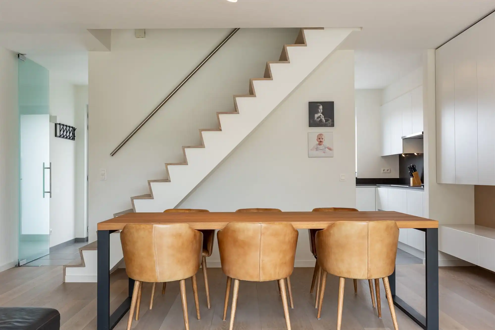 Instapklare moderne woning met 4 slpk. en tuin foto 7