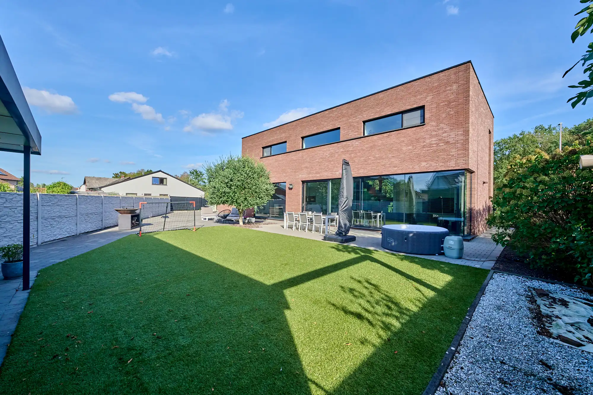 Recente villa op breed perceel prachtig zicht foto 24