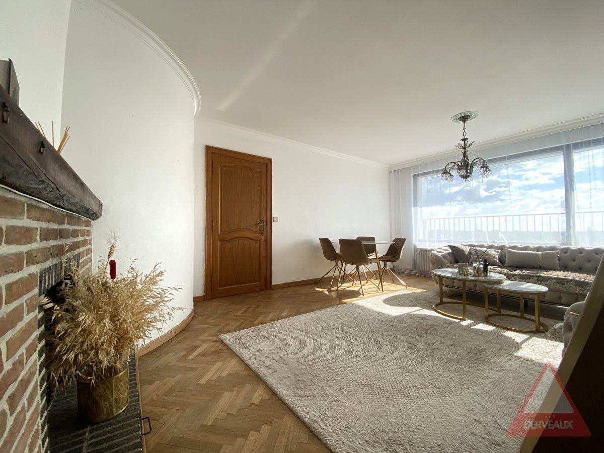 Roeselare – Lichtrijk appartement met terras op het 7de verdiep foto 4