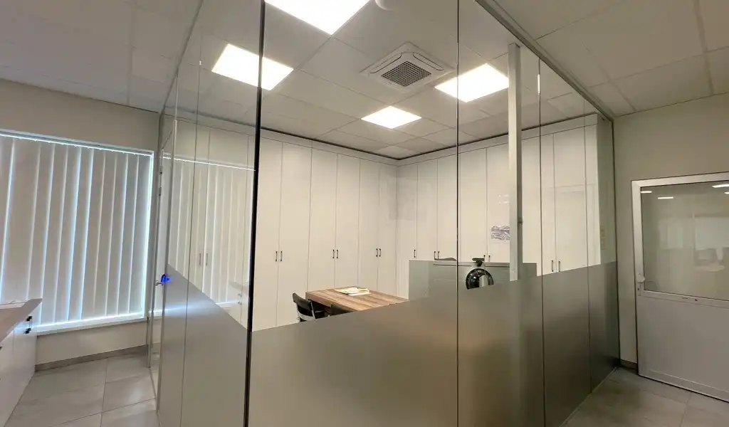 Bedrijfspand te koop in industriezone Hoogveld te Dendermonde foto 12