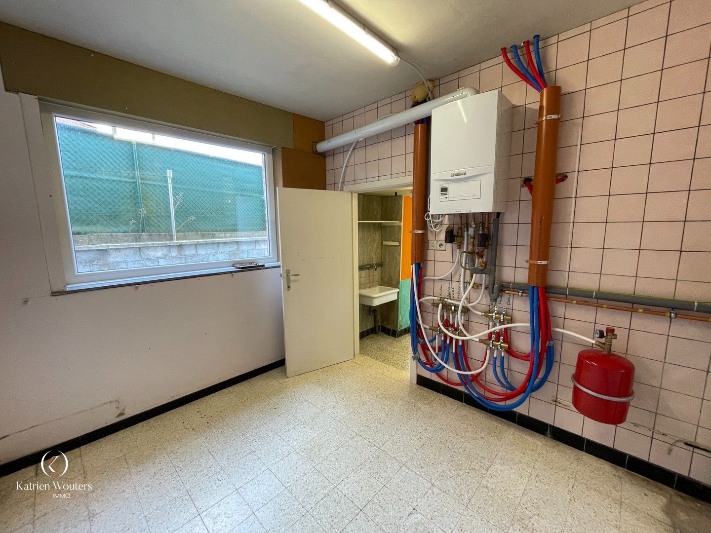 Renovatiewoning met veel potentieel foto 19