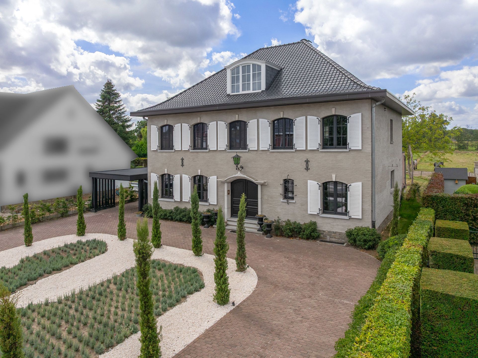 Instapklare villa met hoogwaardige afwerking in Herenhout foto {{pictureIndex}}