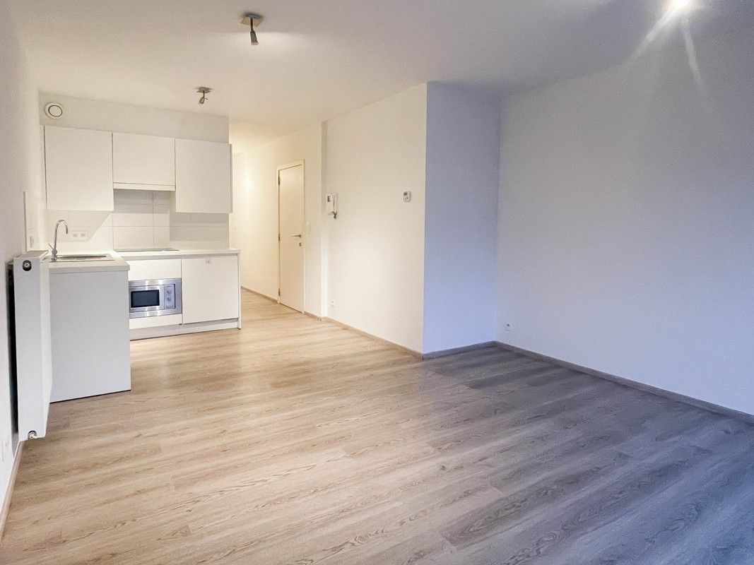 Gezellig 1 slaapkamer appartement met parkeerplaats te Nieuwpoort stad foto {{pictureIndex}}