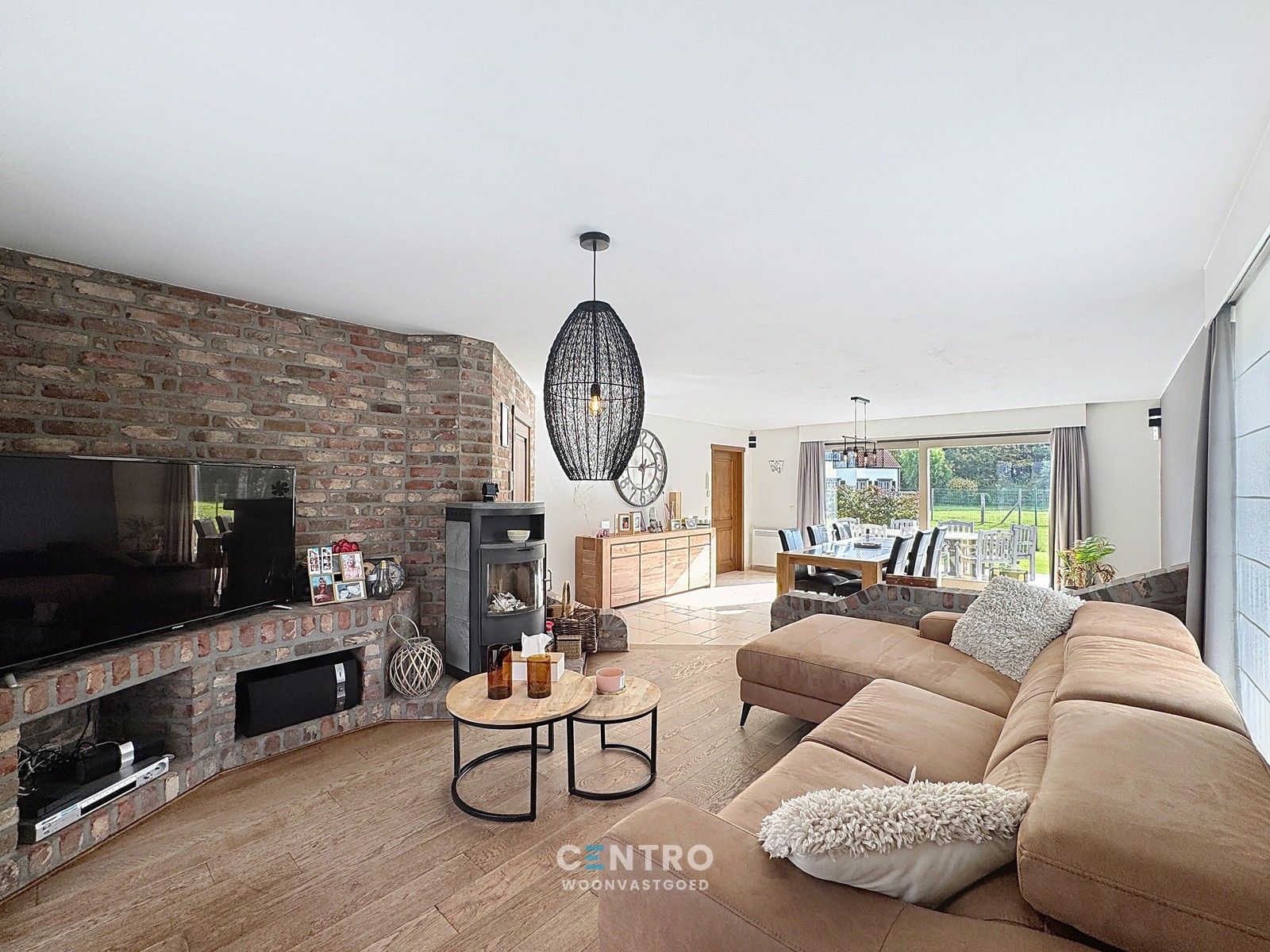 INTERESSANT gelegen woning op circa 1.200m2 grond te Uitkerke! foto 3