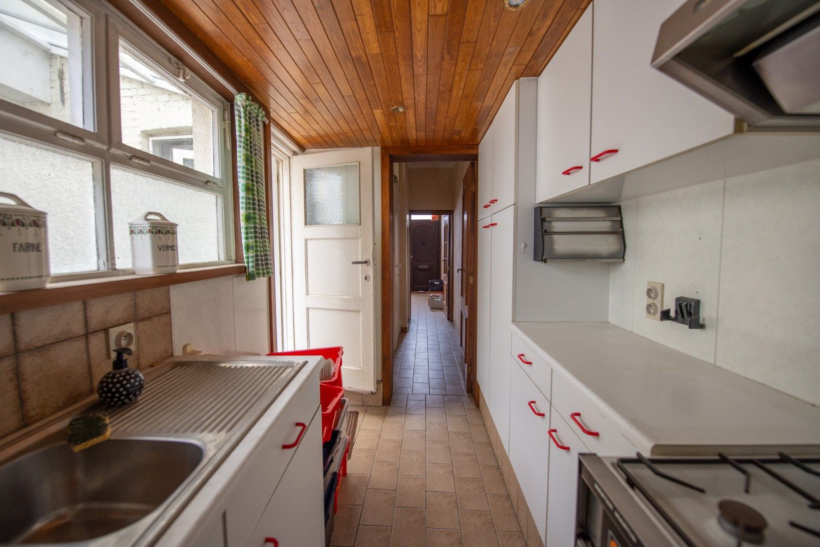 Te renoveren woning met 2 slaapkamers en gezellige binnenkoer foto 10
