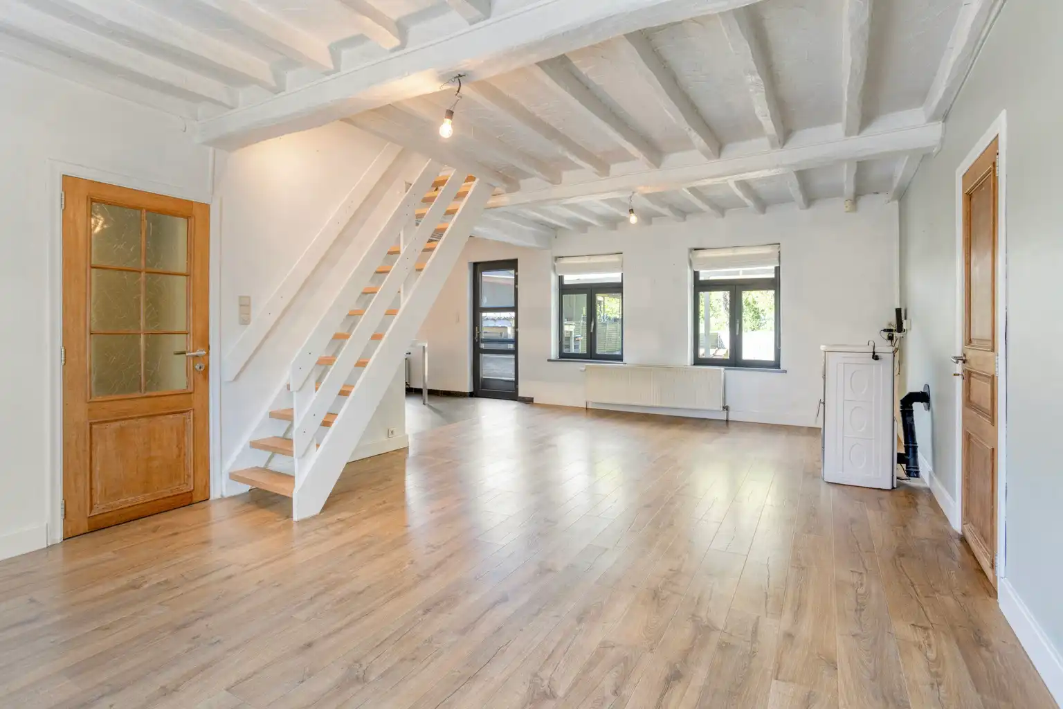 RUIME WONING MET TUIN IN BOUTERSEM foto 5