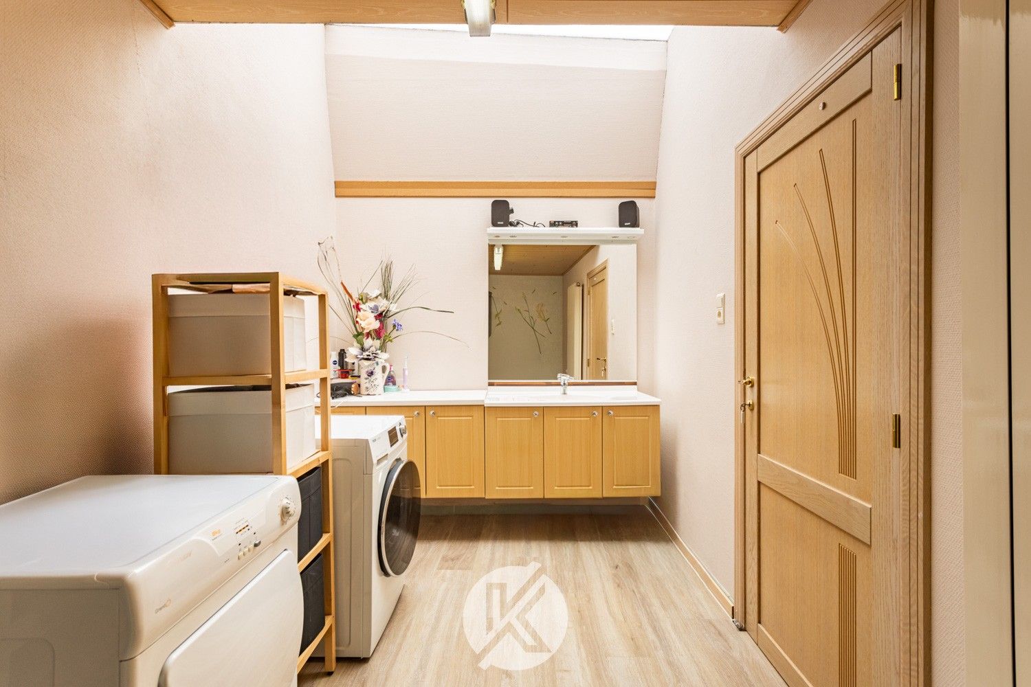 Instapklare woning met veel potentieel in centrum Herzele foto 12