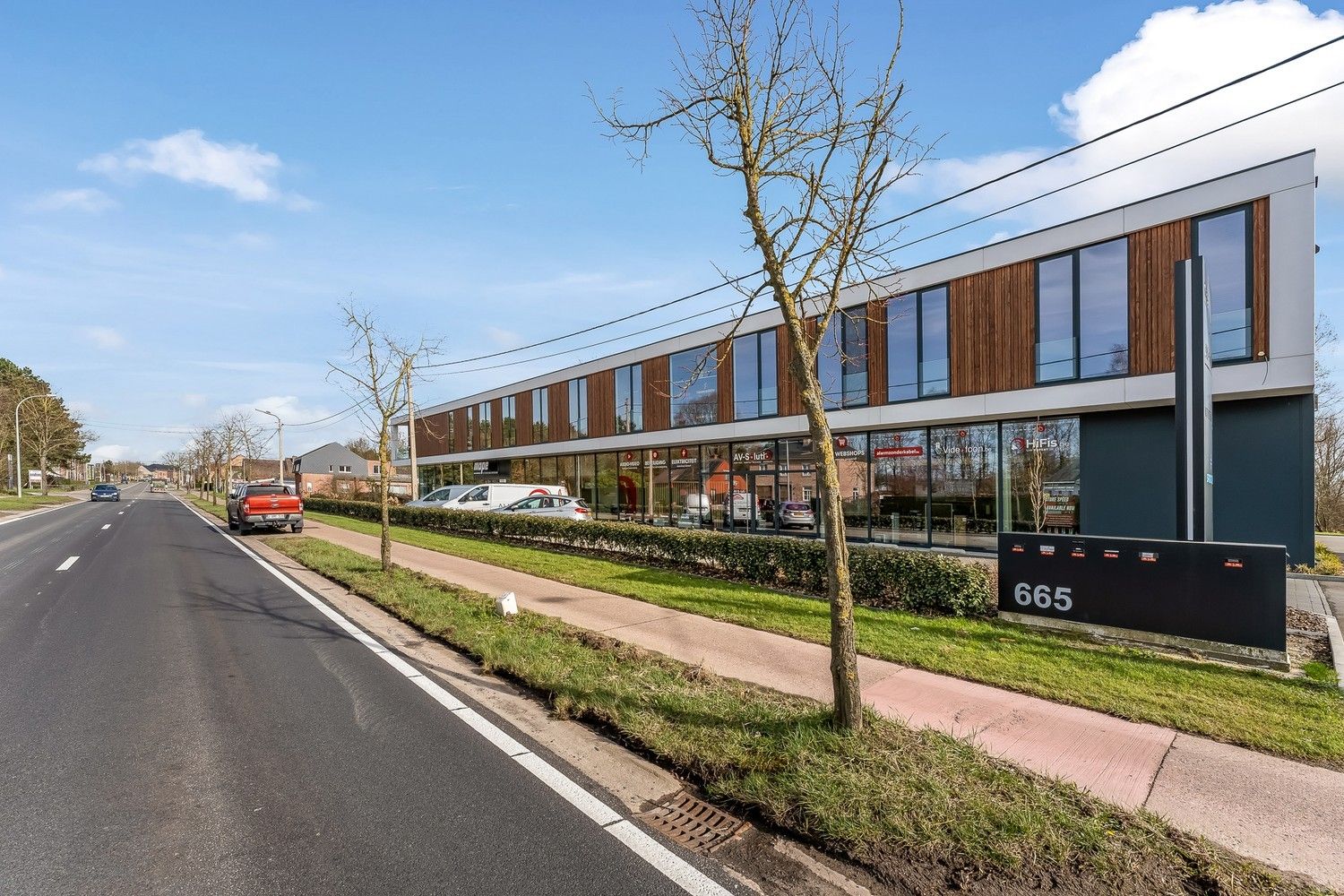 Kantoorruimte van 159 m² met ruim terras te Putte foto {{pictureIndex}}