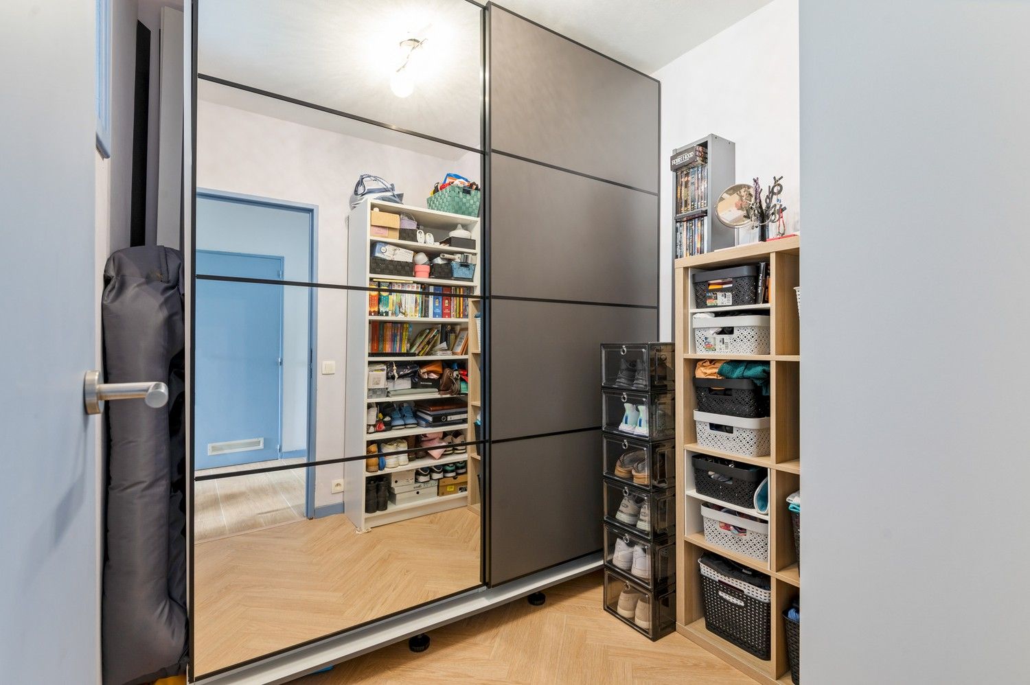 2 slaapkamer appartement met een terras in kleinschalig gebouw in Deurne! foto 12