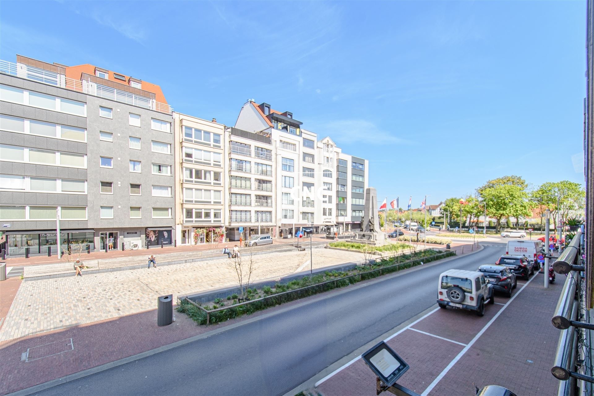 Goed draaiende horecazaak op een zeer centrale en commerciële ligging te Knokke, ter hoogte van het kruispunt van de Lippenslaan en de Elizabetlaan. foto 14
