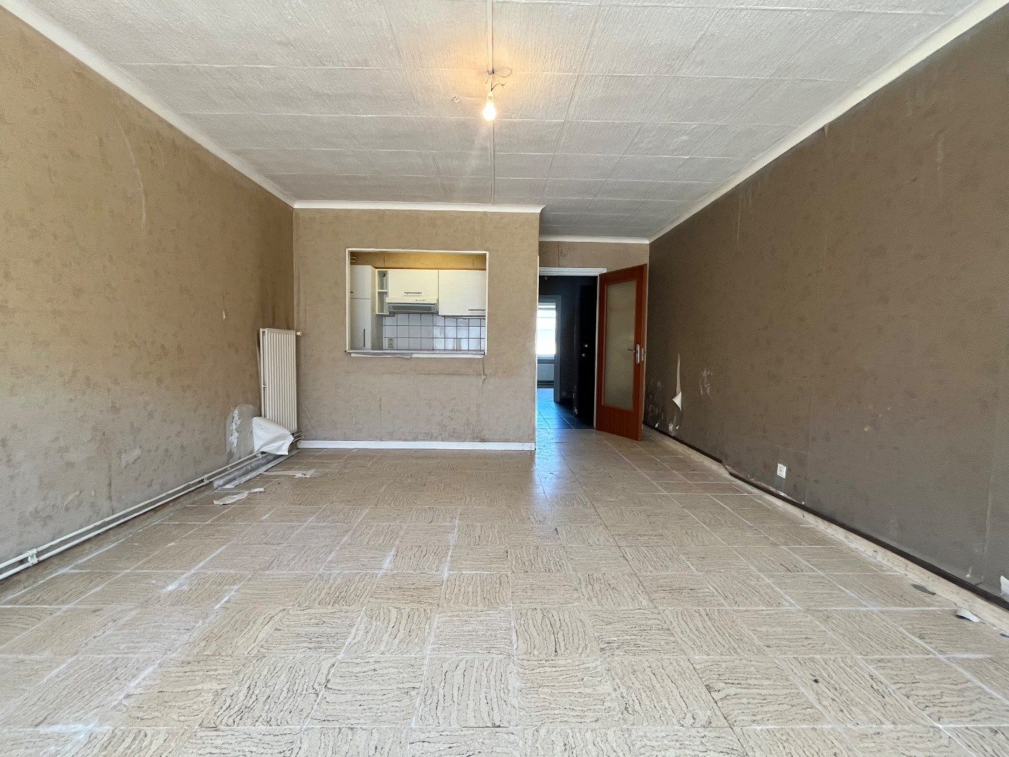 Gelijkvloers appartement te koop in Roeselare met garagebox!  foto 2
