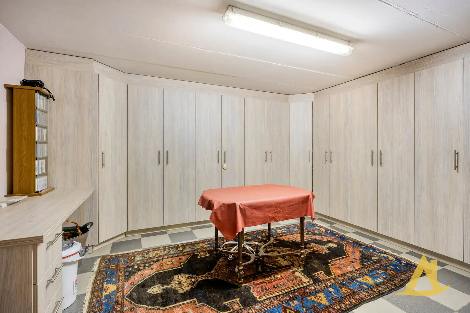 EXCLUSIEVE VILLA MET PARKTUIN EN ZWEMVIJVER OP EEN PERCEEL VAN 1HA 5A 16CA! foto 49