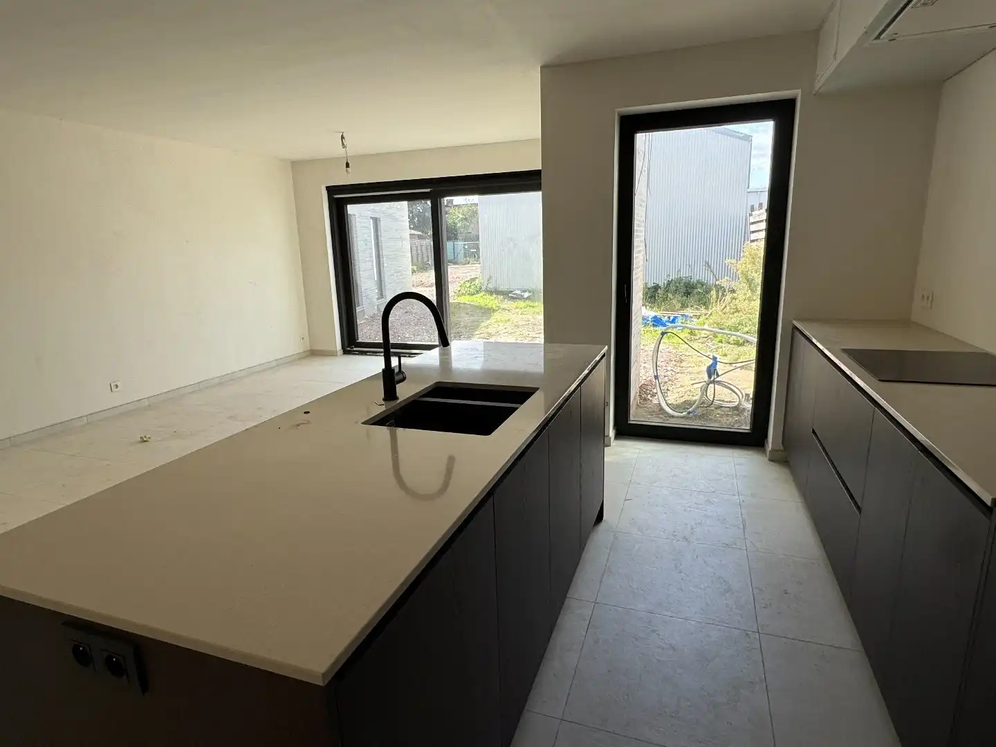 Te koop: Centraal gelegen appartement met 2 slaapkamers, zonneterras en leuke tuin. foto 4