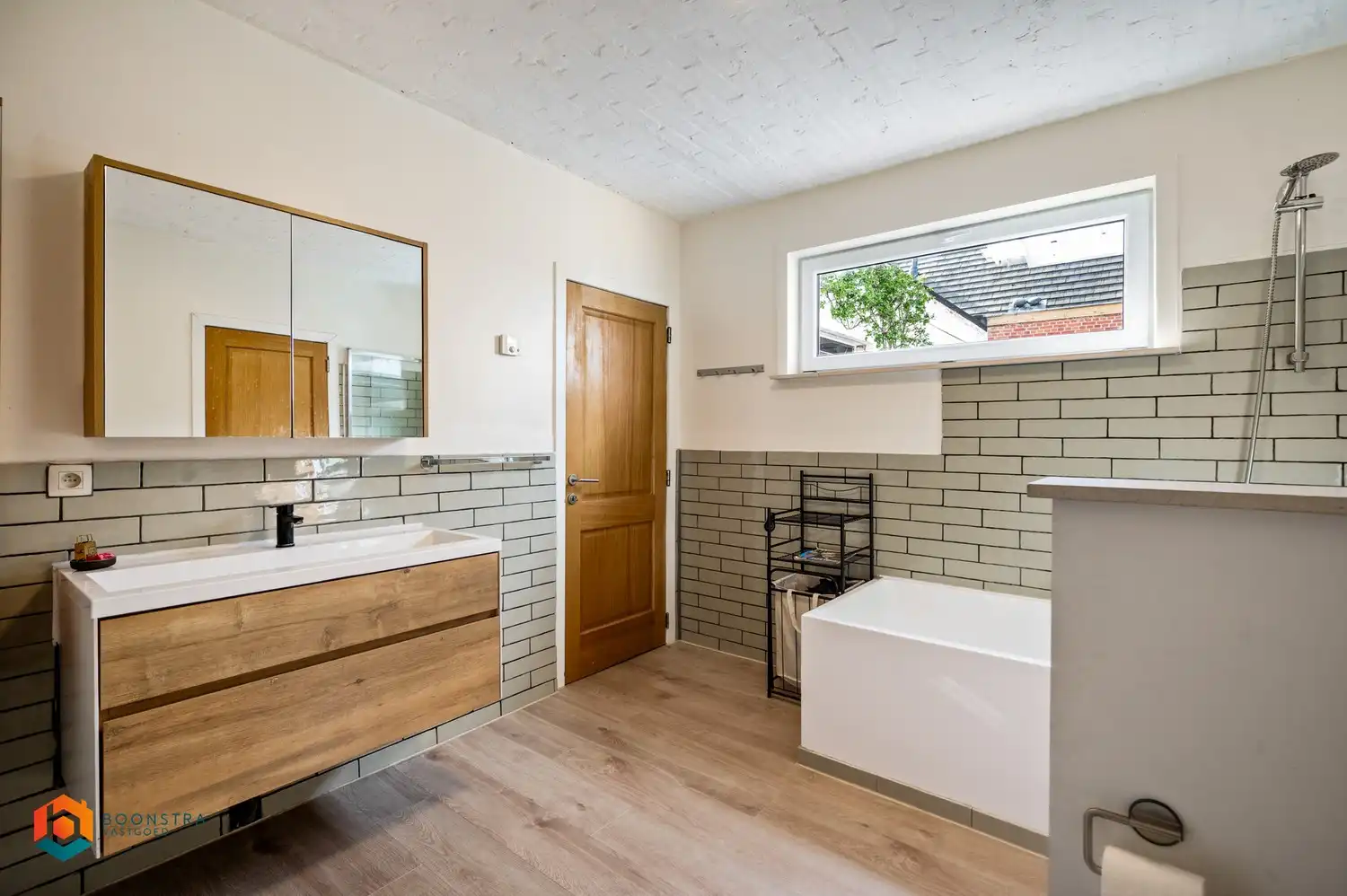 Leuke woning met 3 slpkrs en vergund magazijn/loods van 300m² foto 19