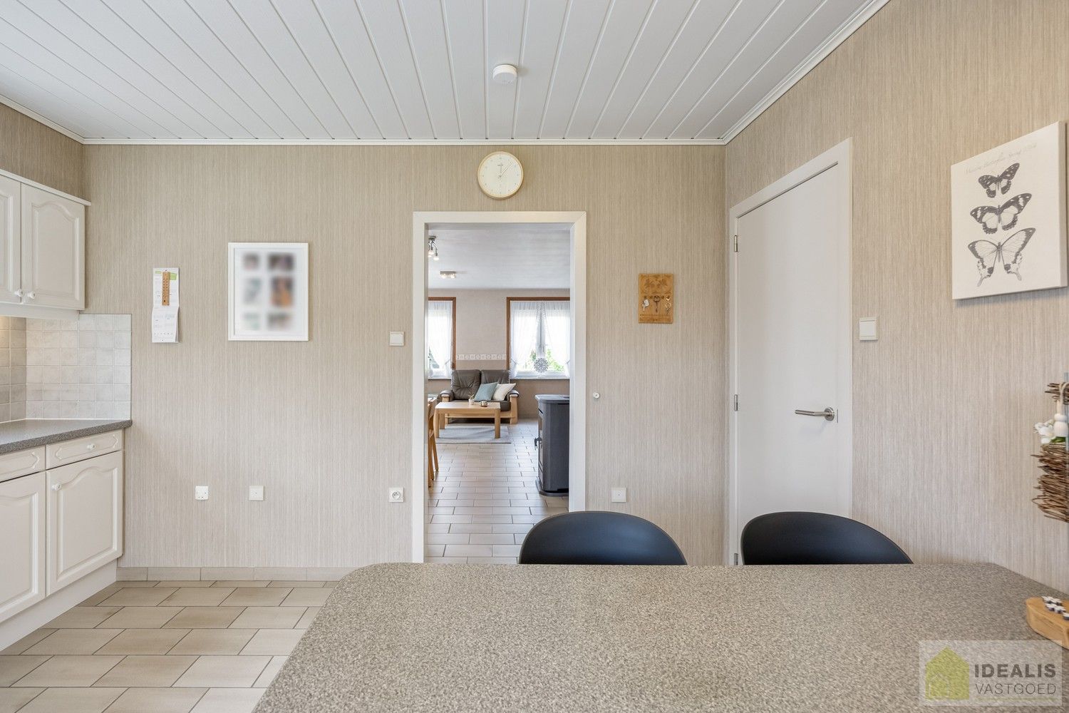 KNAPPE EN INSTAPKLARE WONING MET 4 SLAAPKAMERS, INPANDIGE ÉN VRIJSTAANDE GARAGE, HEERLIJK TERRAS OMGEVEN DOOR EEN PRACHTIGE TUIN foto 17