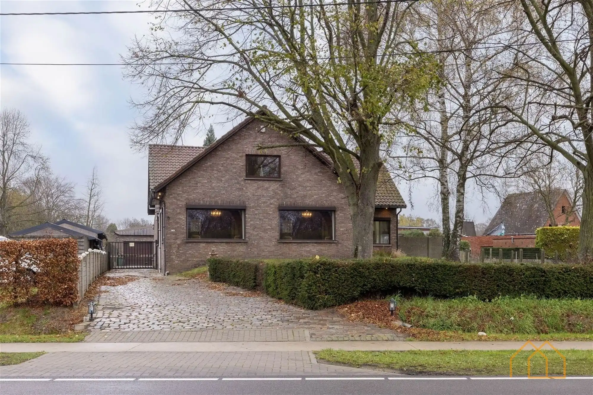 Ruime woning op 12a met veel kelder en garage foto 19
