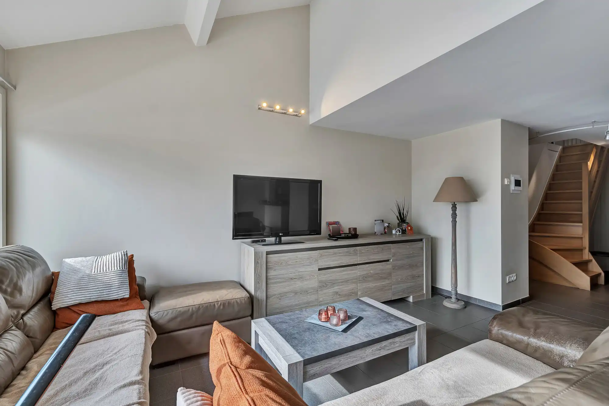 Duplex-dakappartement met 4 slaapkamers en mooi verzicht foto 3