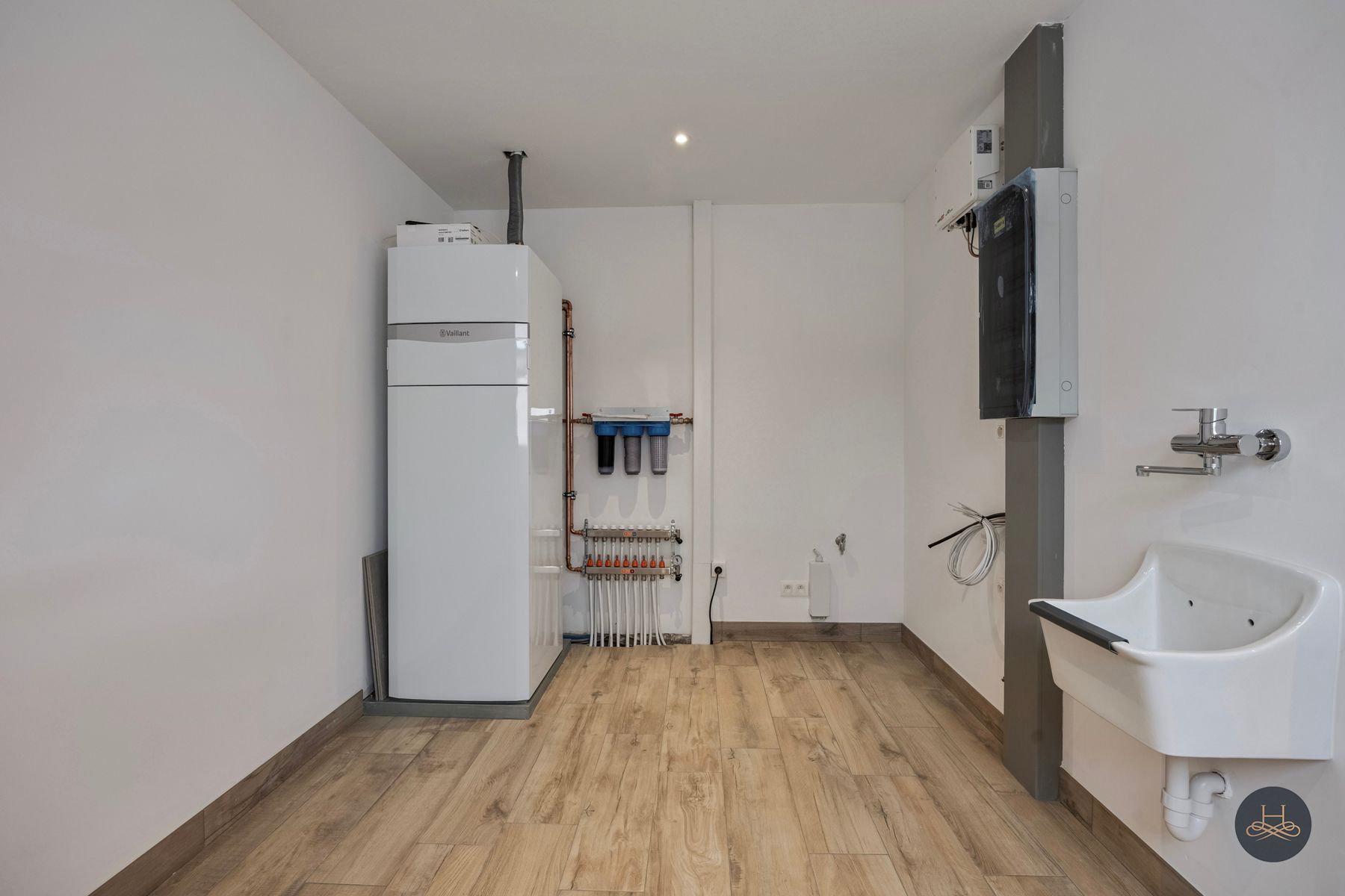 Totaal gerenoveerde woning met grote tuin foto 17