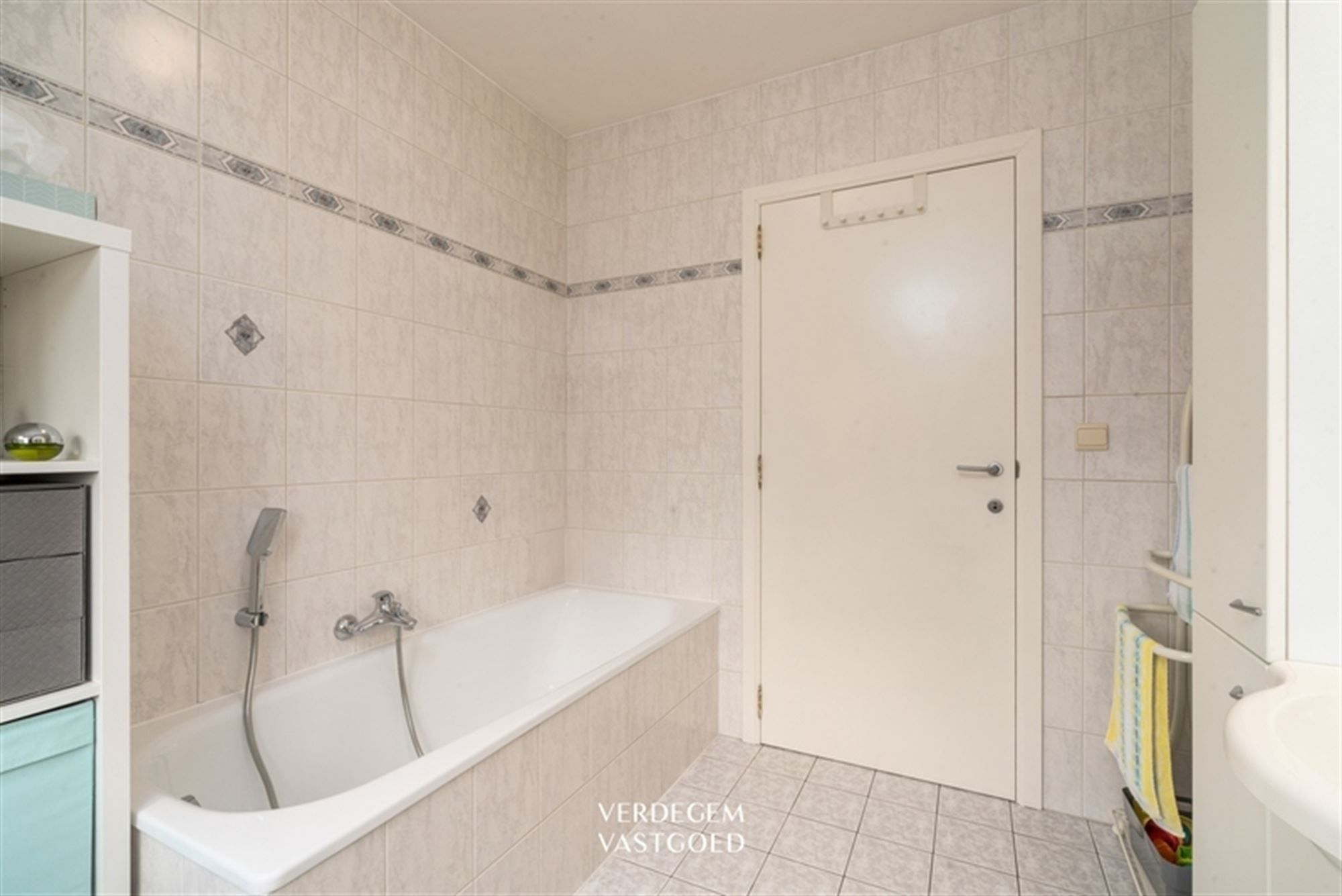 Instapklare woning met 3 slaapkamers, carport en fijne tuin foto 13