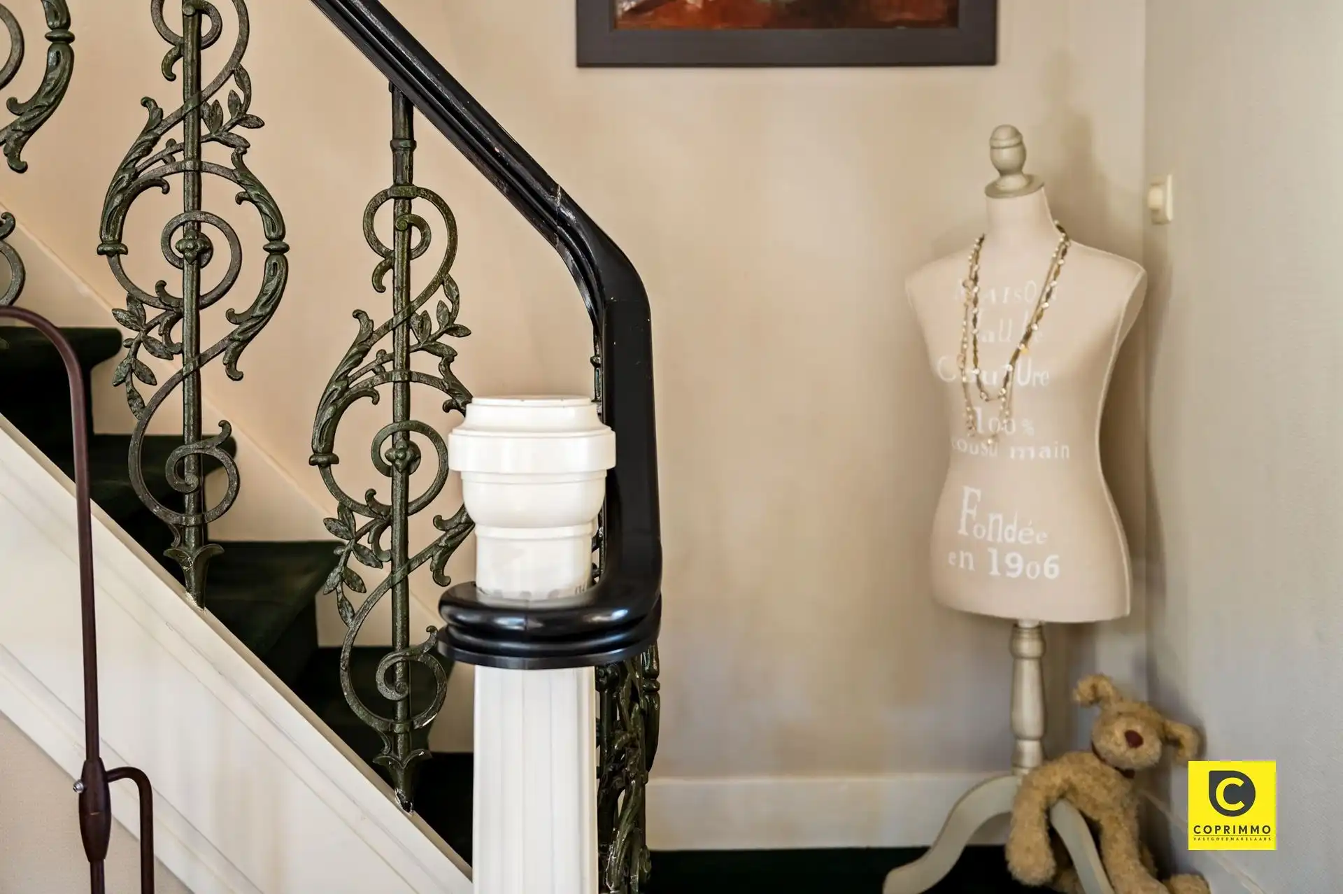 Karaktervolle woning te koop in hartje Edegem foto 13