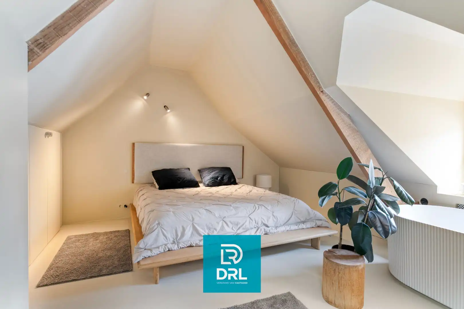 STIJLVOLLE WONING met MULTIFUNCTIONEEL GELIJKVLOERS te BRUGGE foto 14