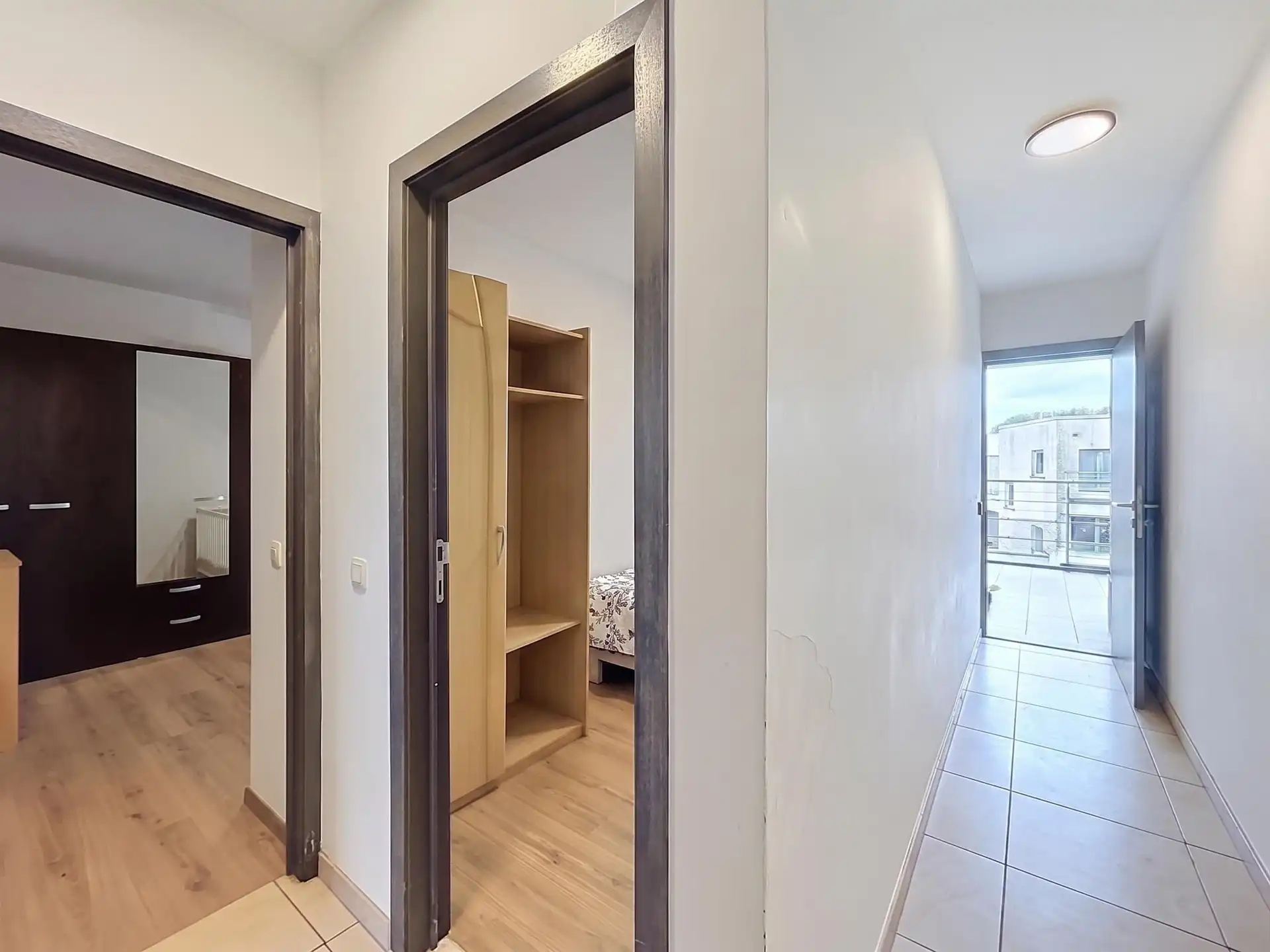 instapklaar 2 slaapkamer appartement met berging  op toplocatie foto 7