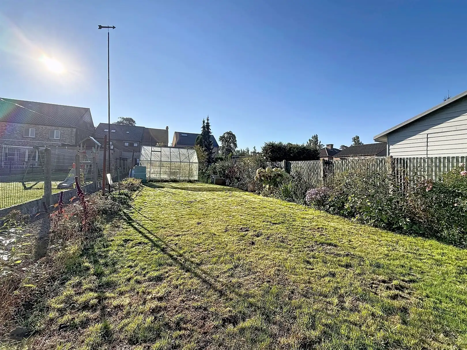 Op te frissen woning met binnenkoer, tuin, 3 slpks foto 35