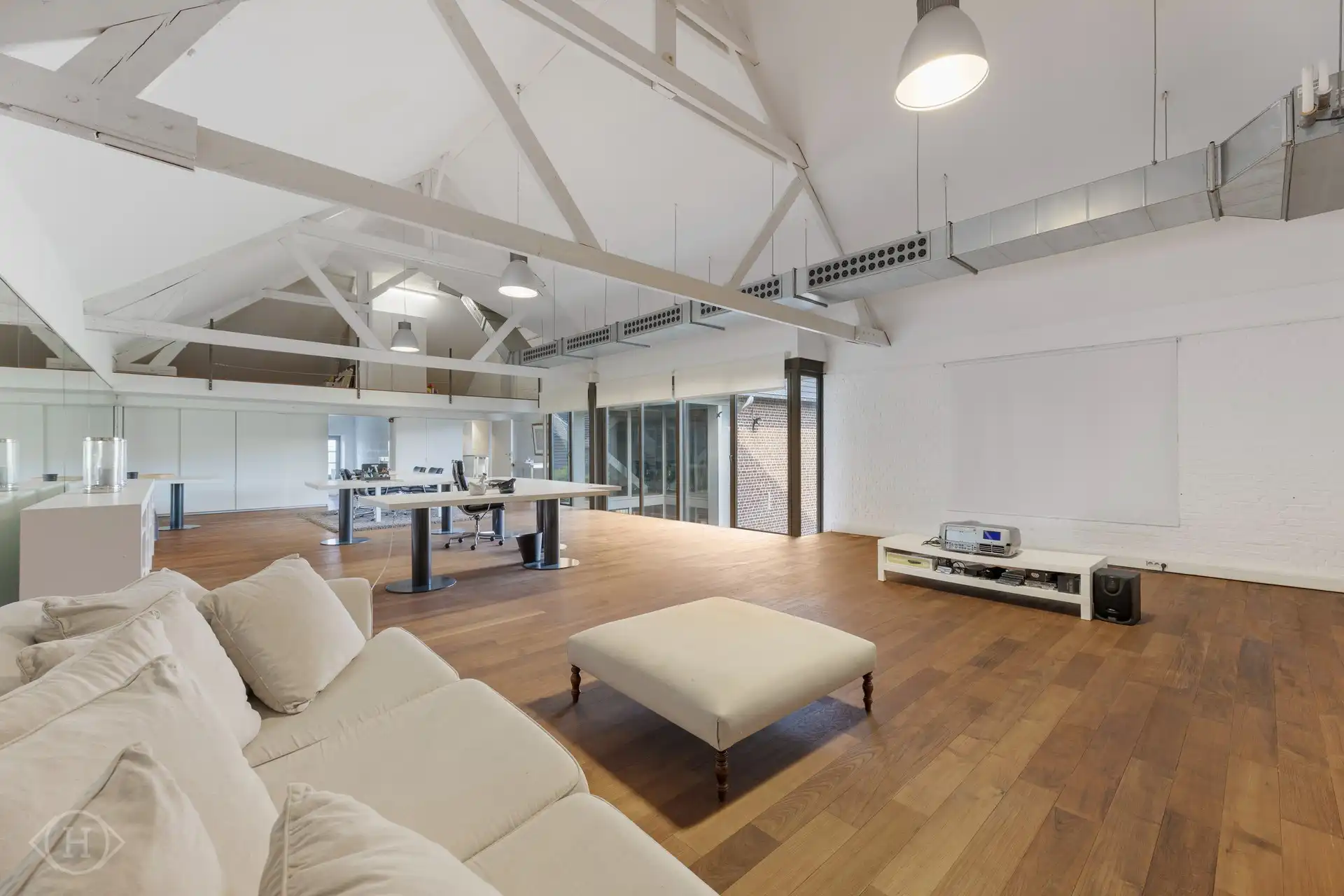 Prachtig villa & kantoorgebouw in groene omgeving foto 19
