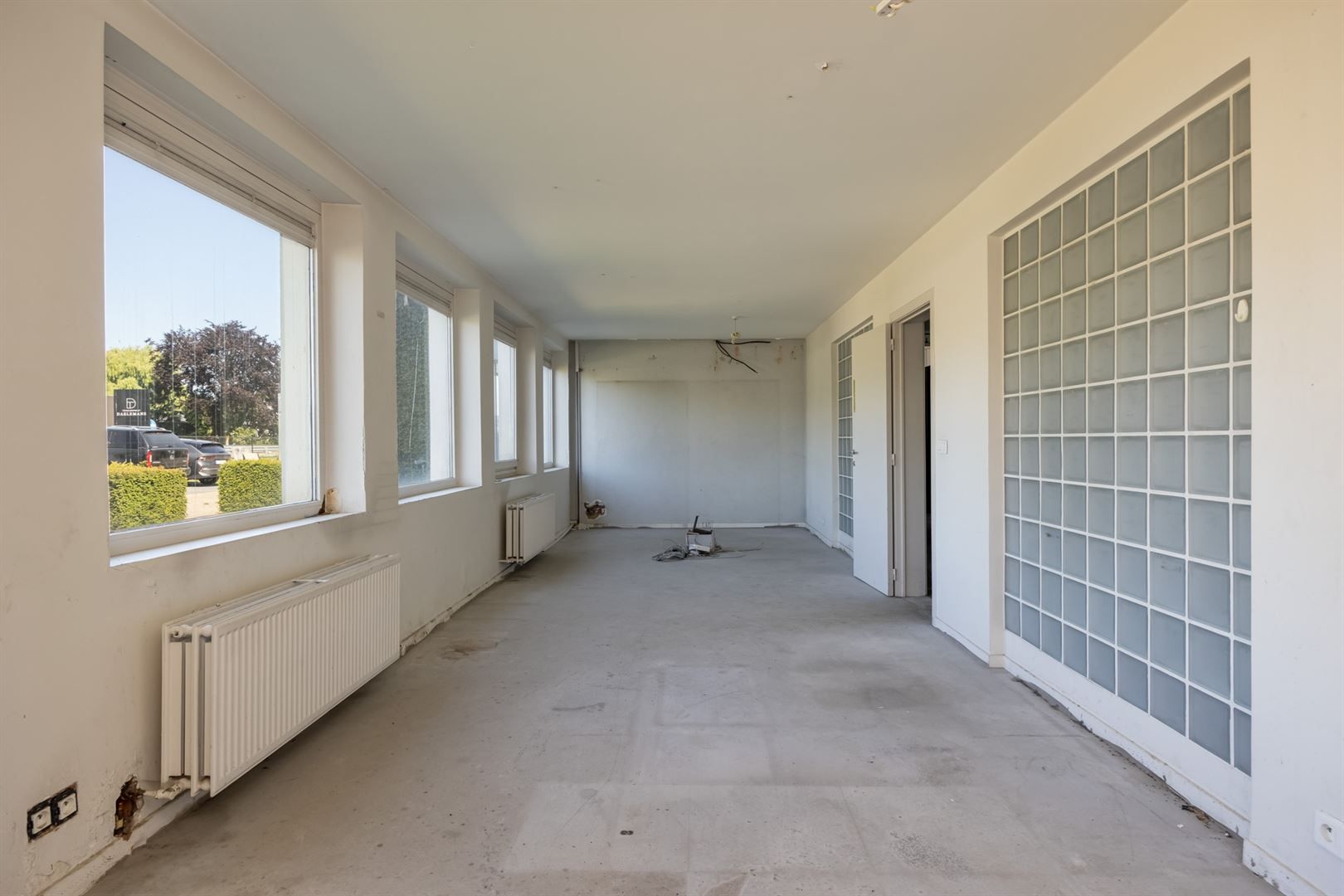 Kantoorgebouw met magazijnen op toplocatie foto 8