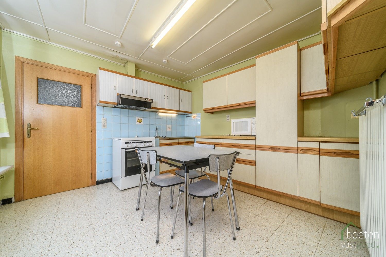 ALVERINGEM: Leuk maar wel op te smukken huisje met heel wat potentieel, 3 slpks waarvan 1 beneden en zonneterras op 179m² grondopp. foto 7