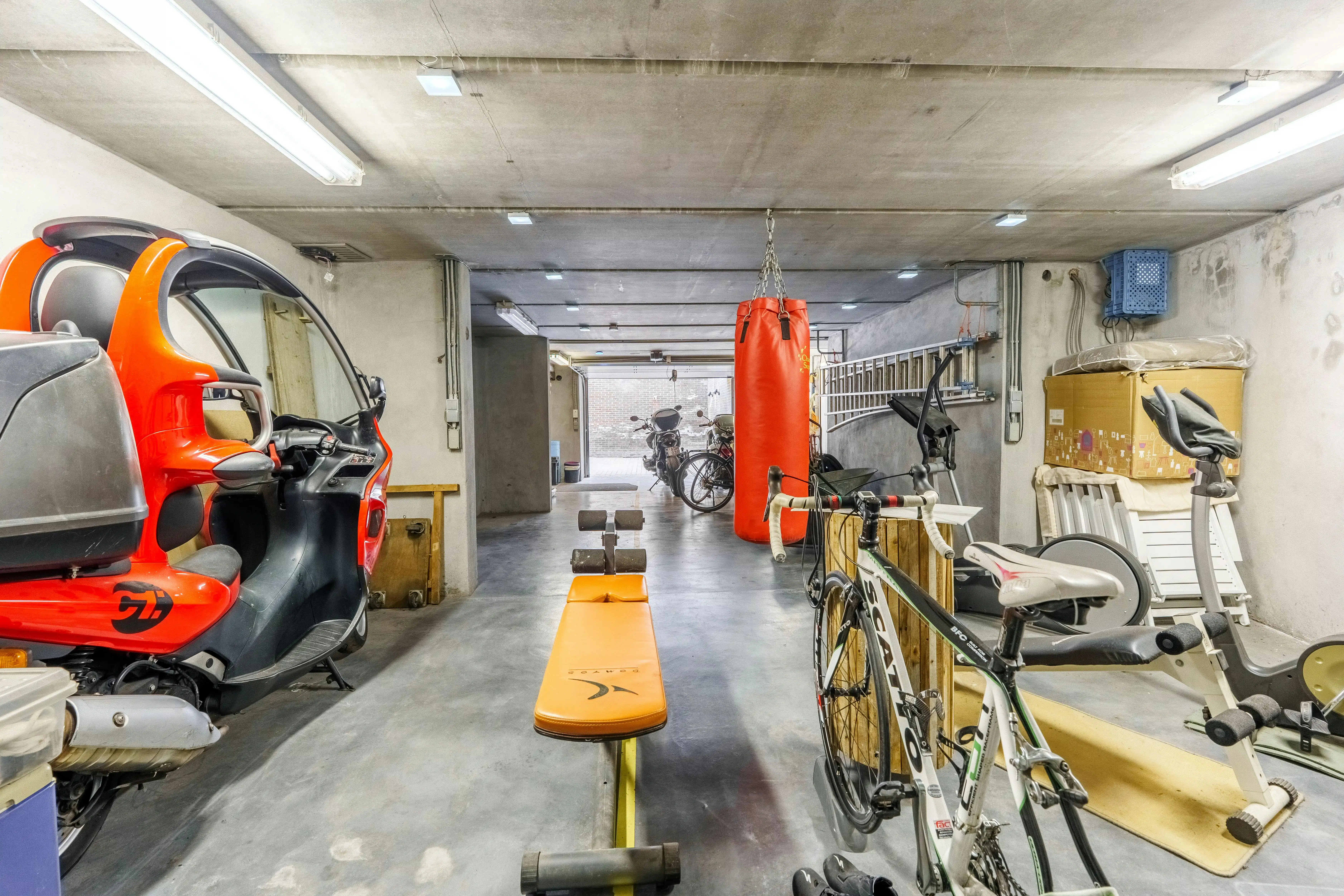 Villa op 2300 m² en vier slaapkamers te koop in Heule! foto 23