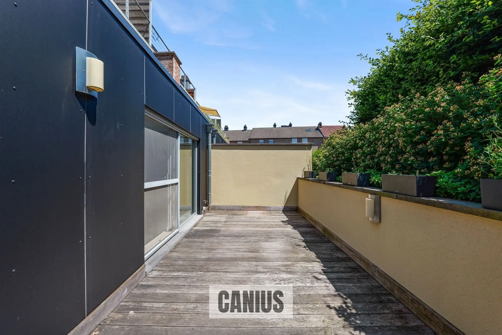 STIJLVOL GELIJKVLOERS APPARTEMENT MET DRIE SLAAPKAMERS foto 25
