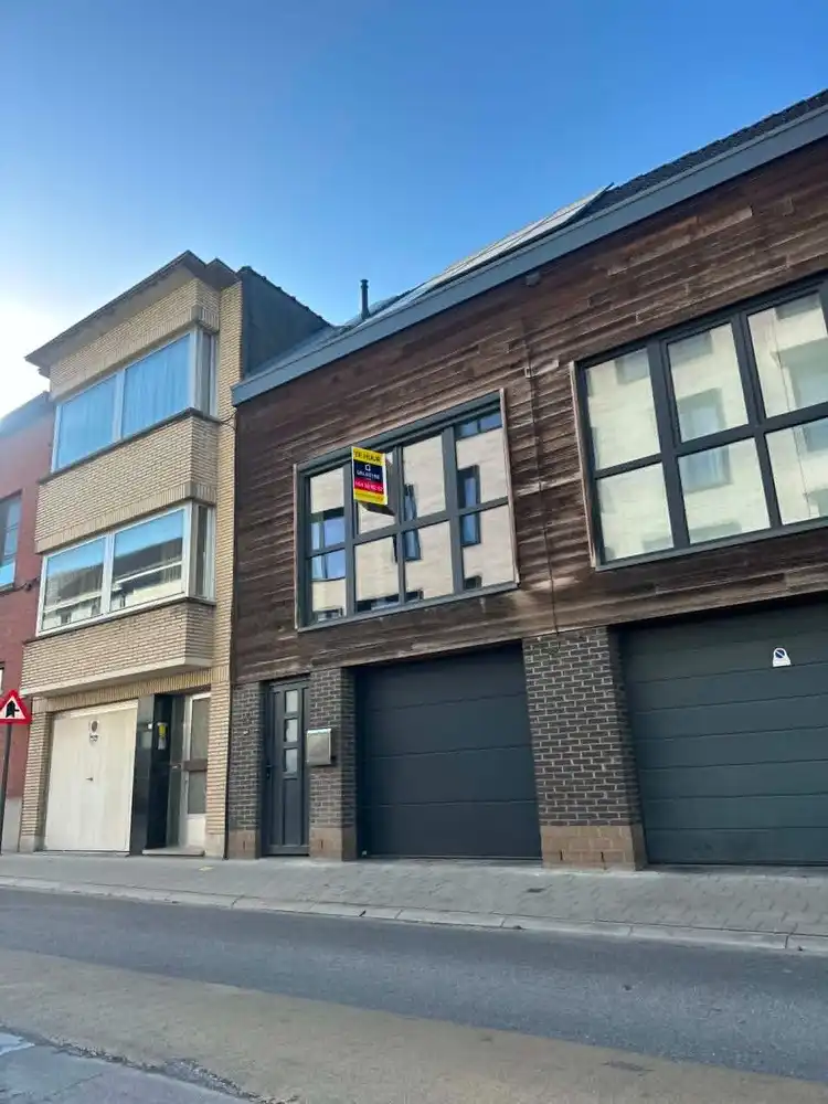 INSTAPKLARE WONING MET GARAGE EN 2 SLAAPKAMERS foto 8
