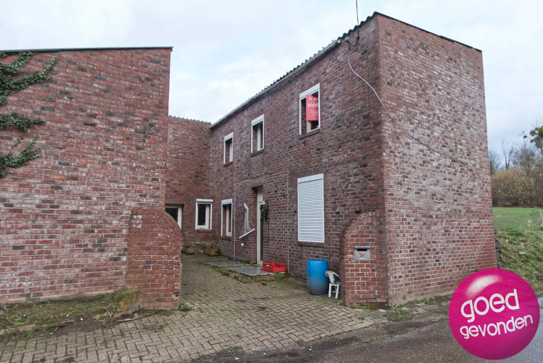 TE RENOVEREN WONING - 4 à 5 SLK - TUIN - TERRAS - LANDELIJK foto 2