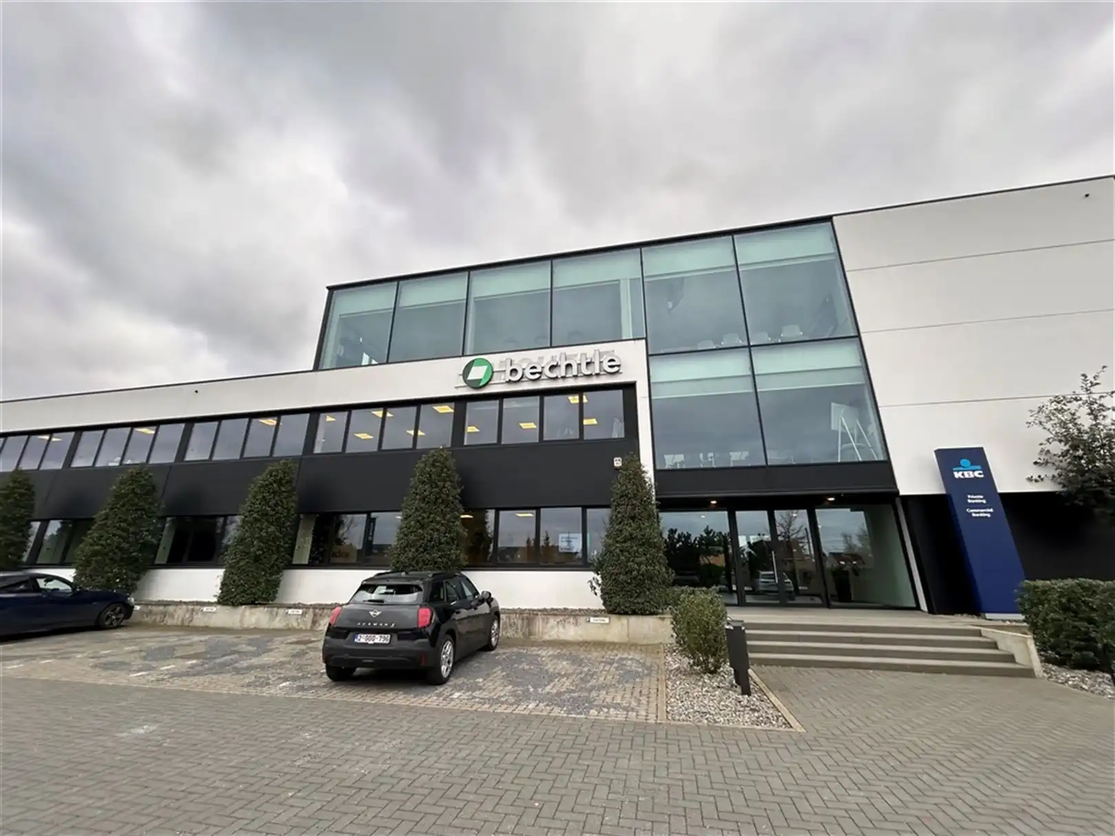 Kantoorgebouw foto 12