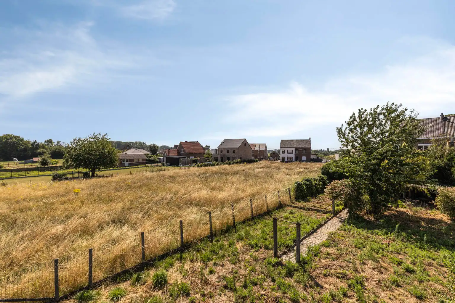 WONING MET TUIN IN DOODLOPENDE STRAAT foto 29