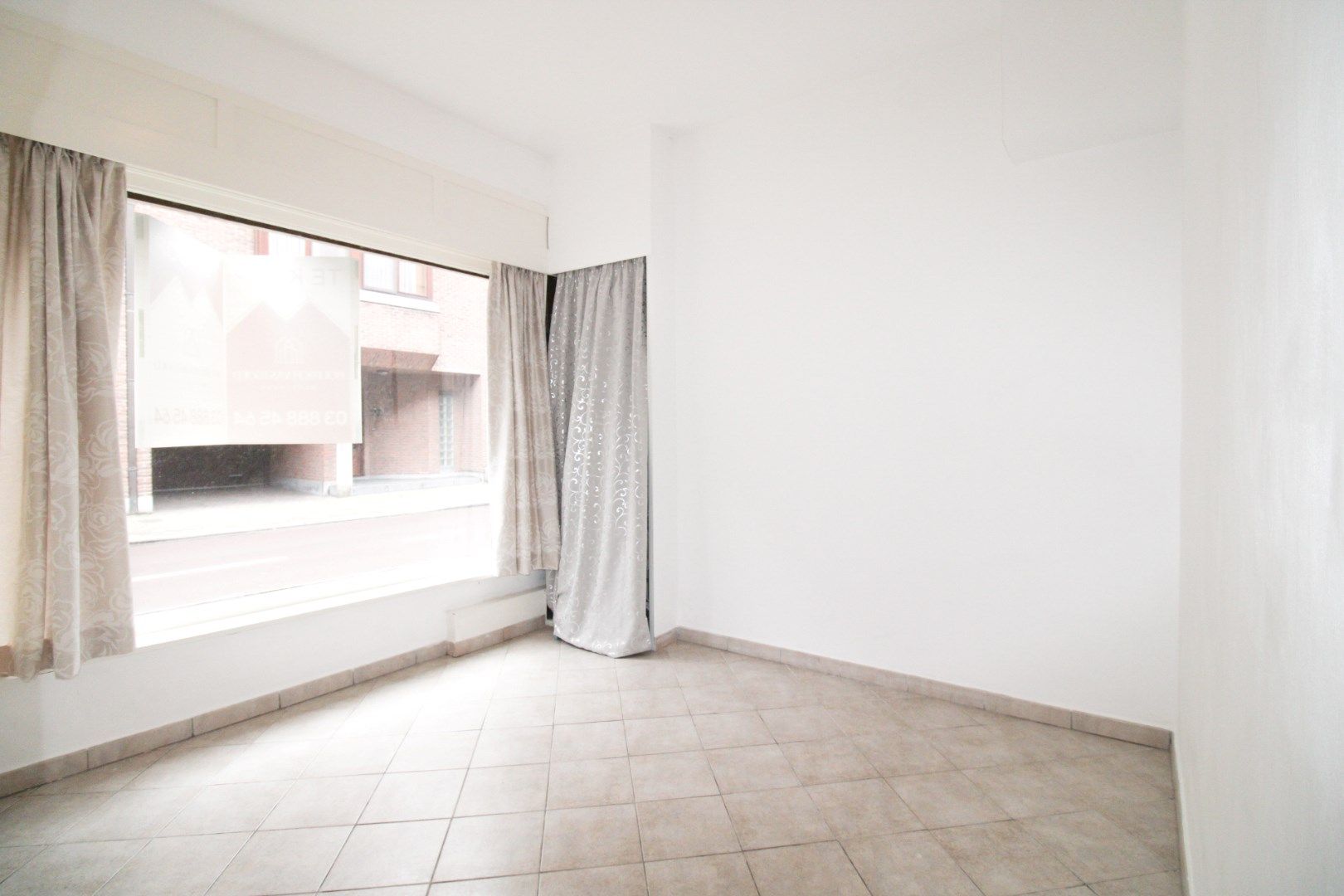 Charmante instapklare woning met 3 ruime slaapkamers en terras in het hartje Sint-Niklaas foto 4