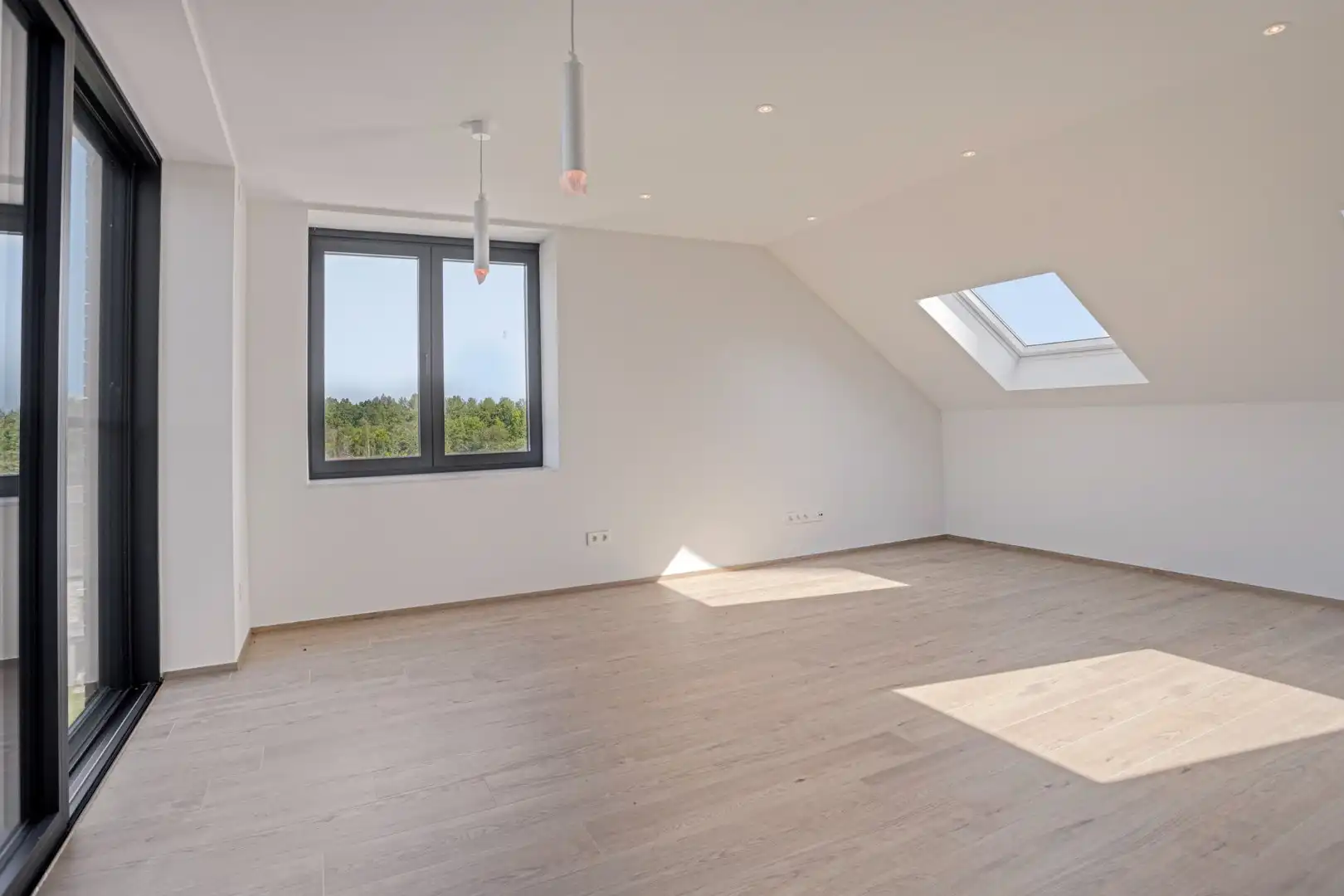 Gerenoveerd ruim en lichtrijk appartement met 2 slaapkamers - EPC  72Kwh/m² foto 8