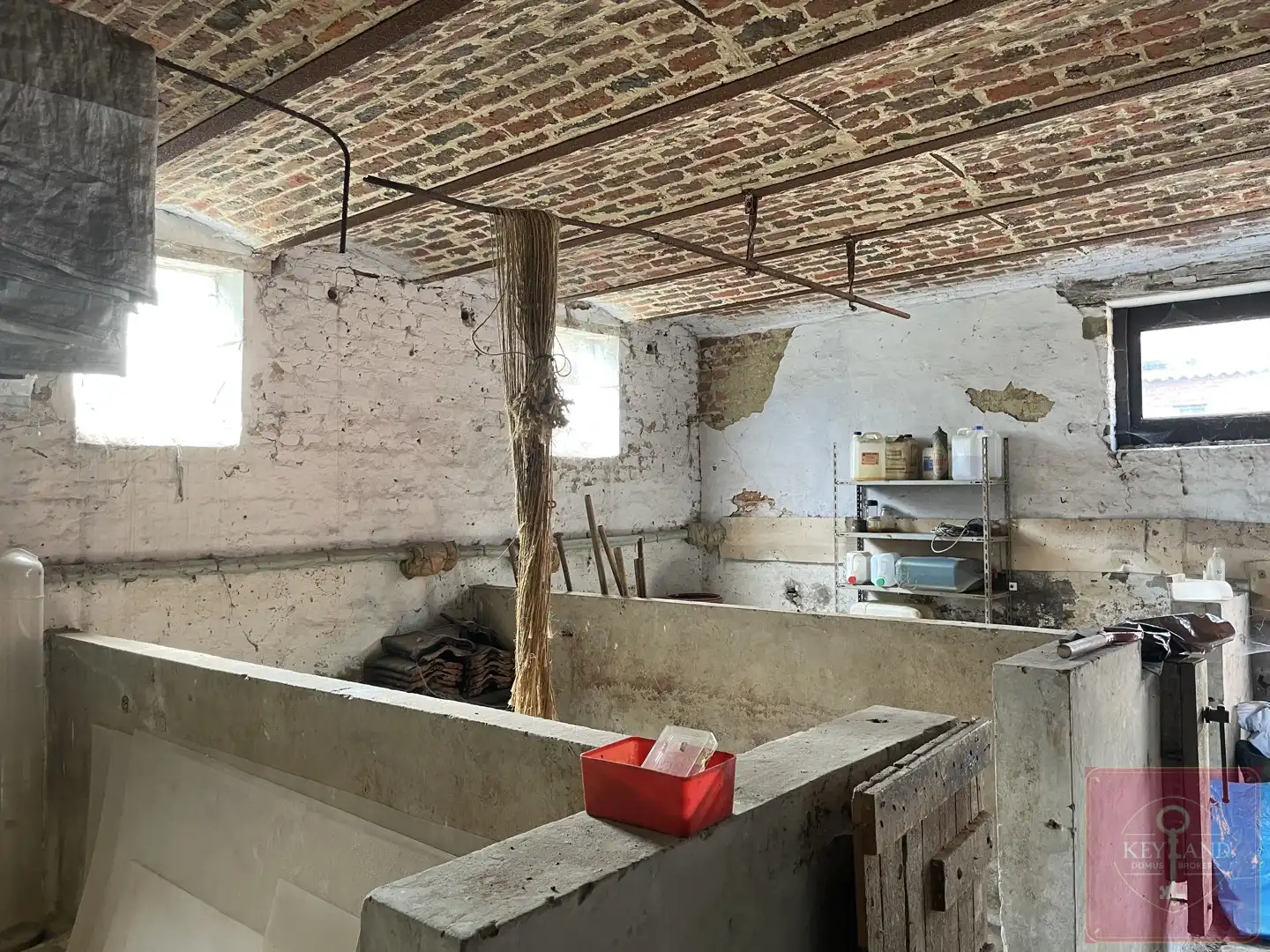 Te renoveren woning waar men het beste van 2 werelden vindt op 1,4 ha! foto 14