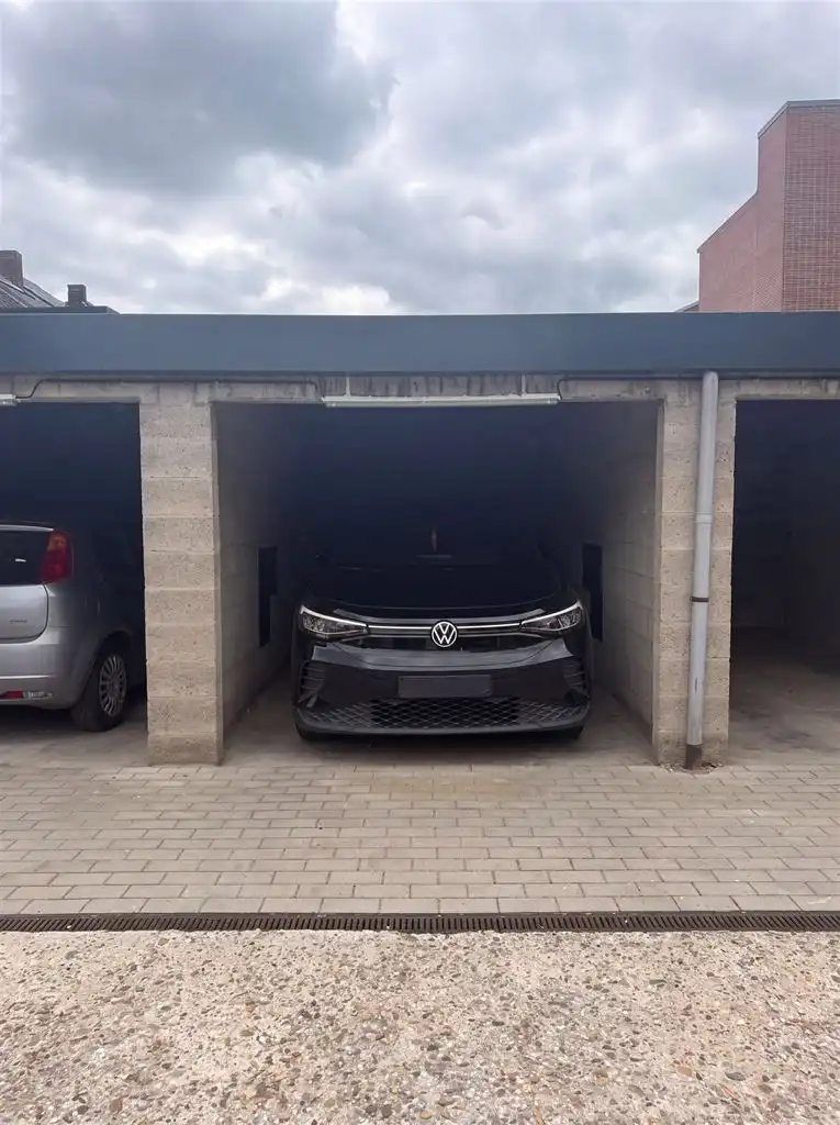 Gezellig 2-slpk appartement met terrasje in het centrum van Maaseik met autostaanplaats en aparte berging. foto 11