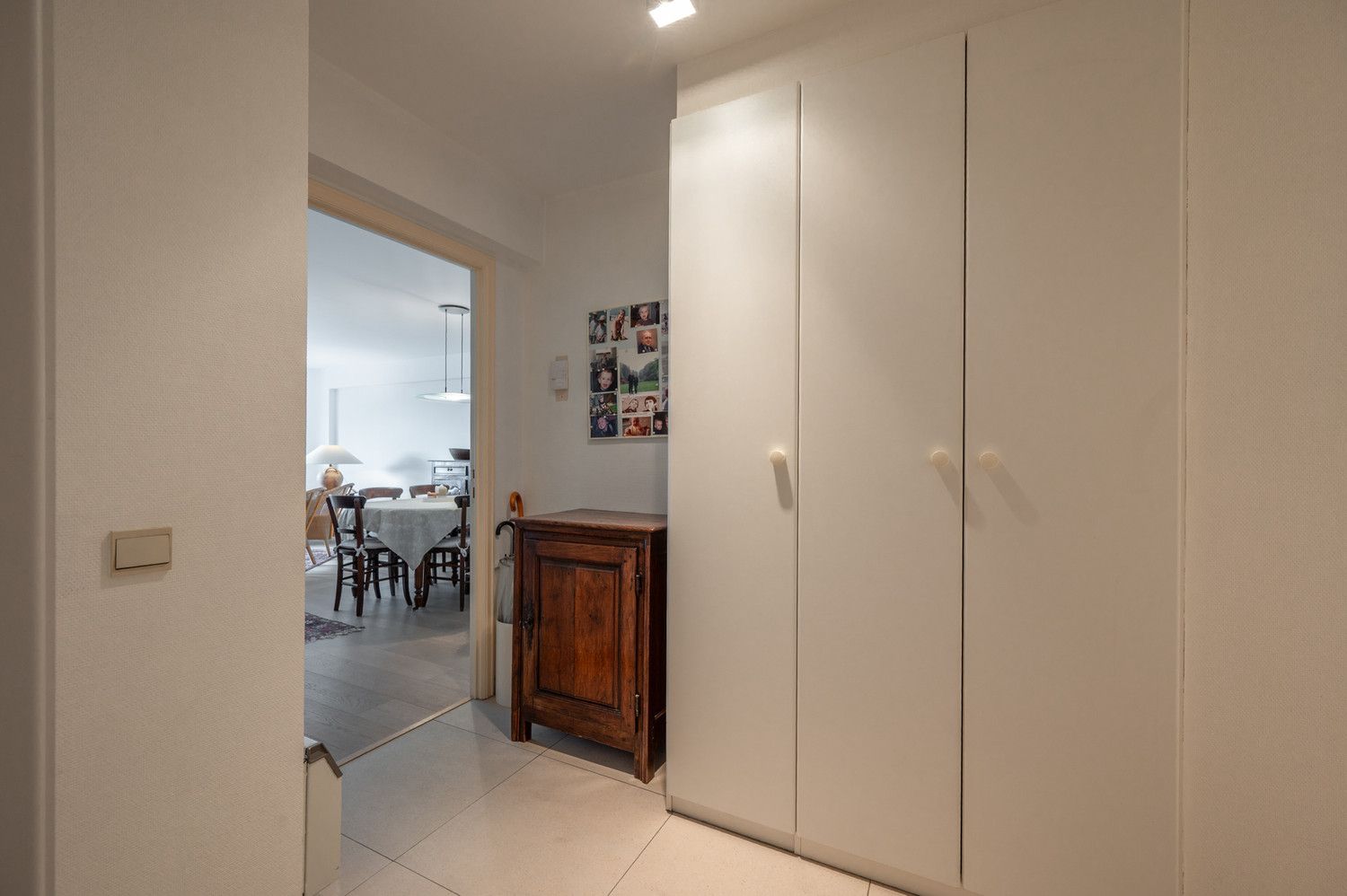 Instapklaar vakantie-appartement met zijdelings zicht op zee foto 15