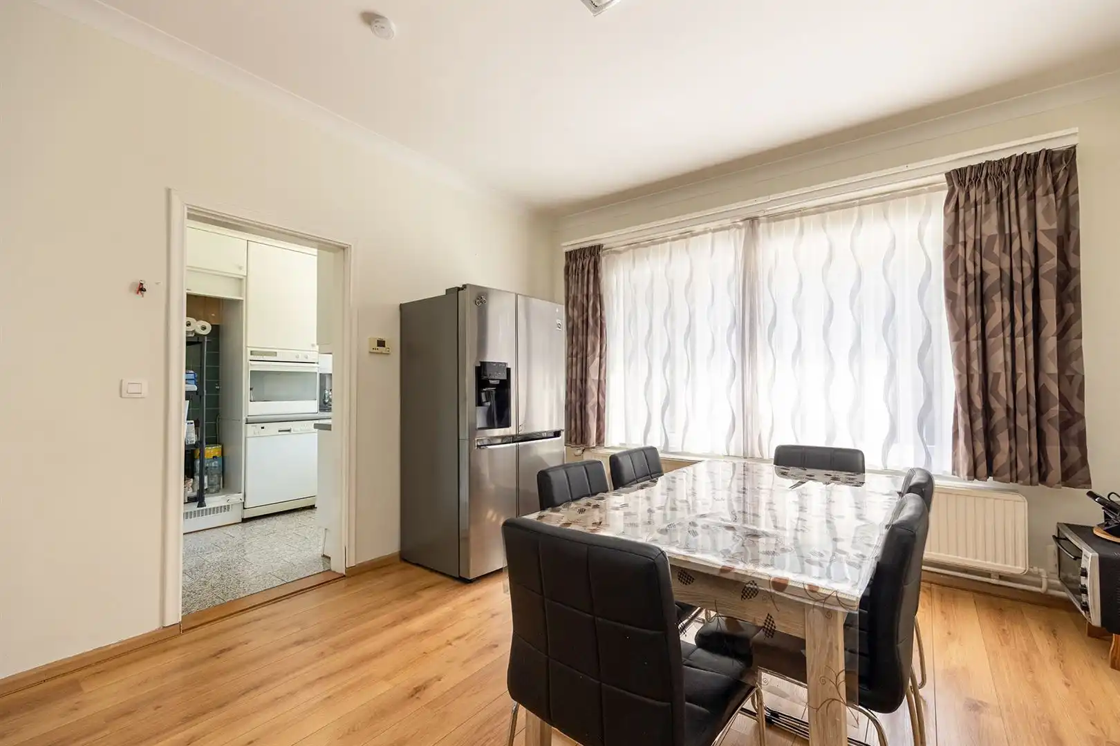 Ruime bel-etage met 4 slaapkamers in Ekeren foto 3