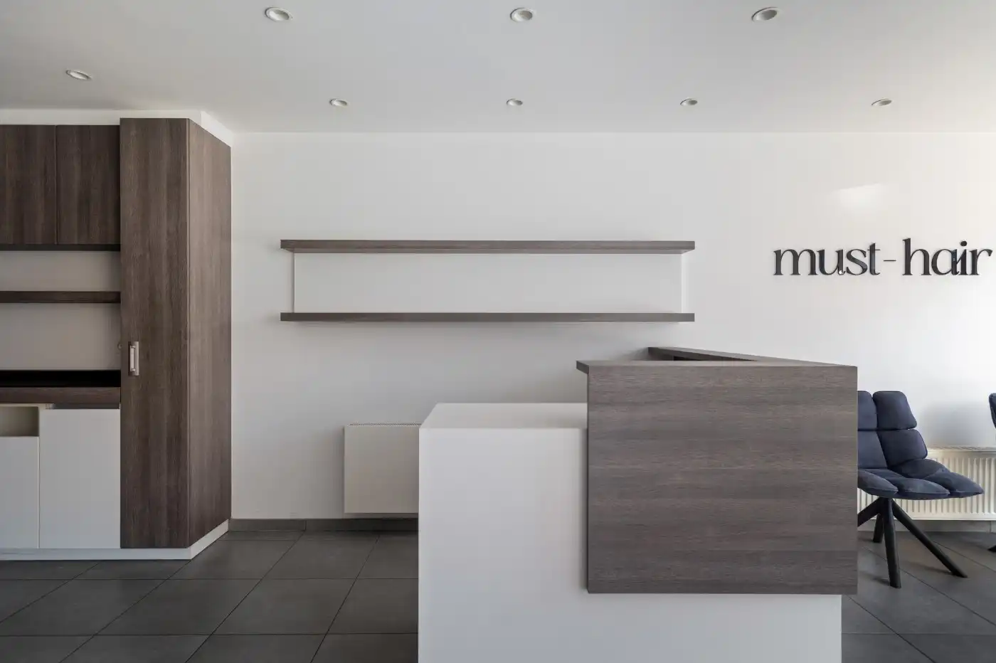 Volledig gerenoveerde woning met commerciële ruimte en 3 slpk. foto 11