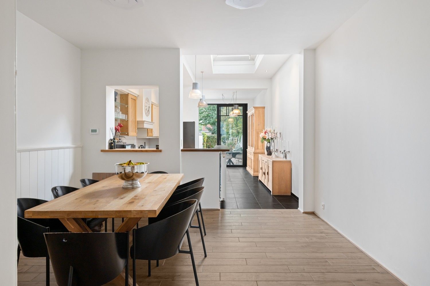 Prachtig herenhuis met 4 slaapkamers en tuin in Wijnegem! foto 11