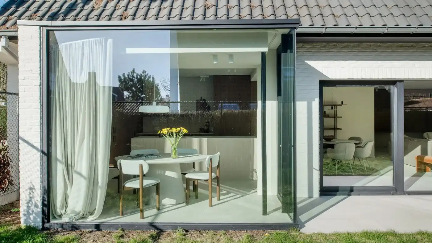 Alleenstaande en luxueus gerenoveerde villa op een rustige en residentiële ligging in Knokke foto 11